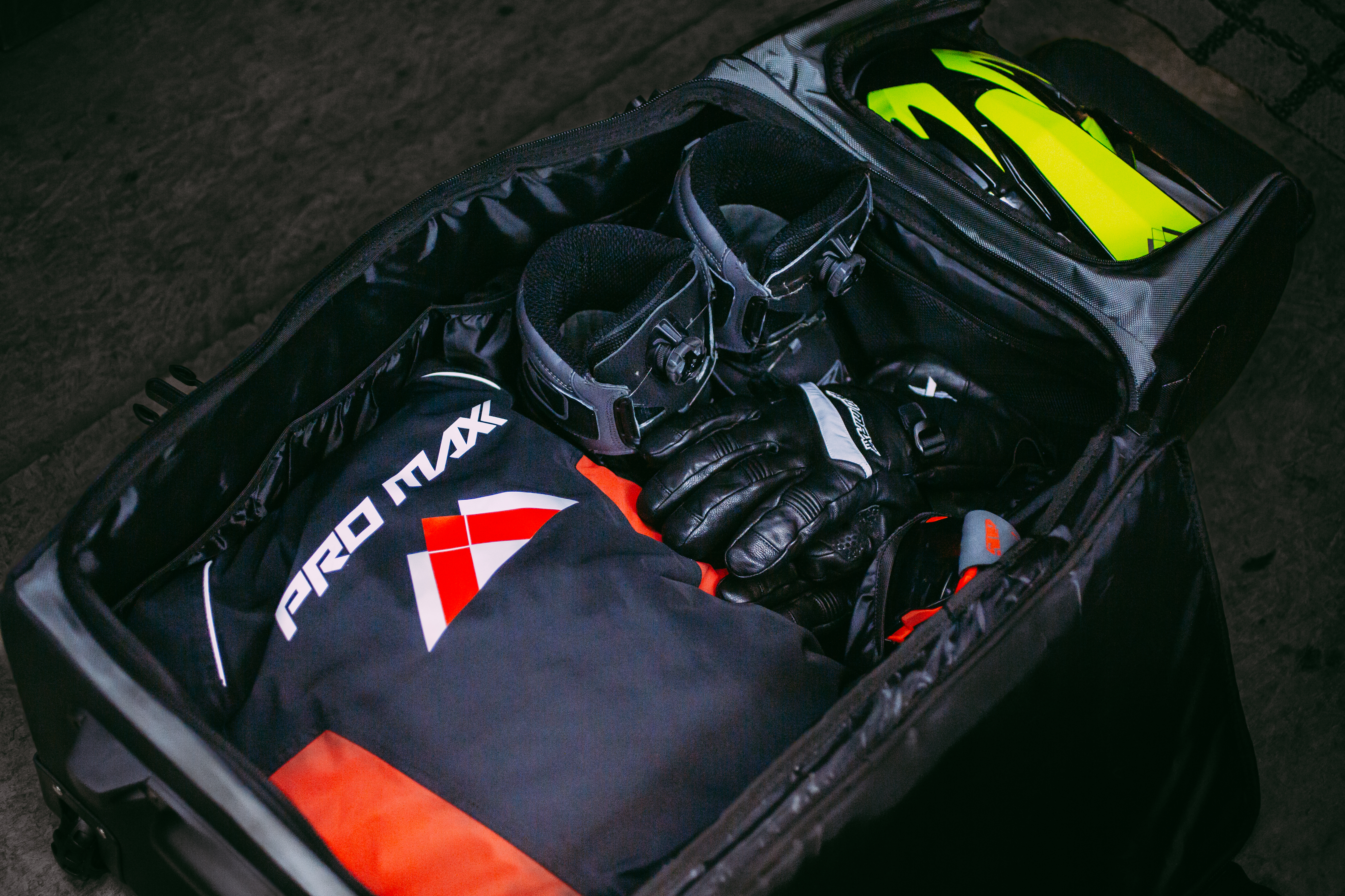 Royal Distributing Roller Bag