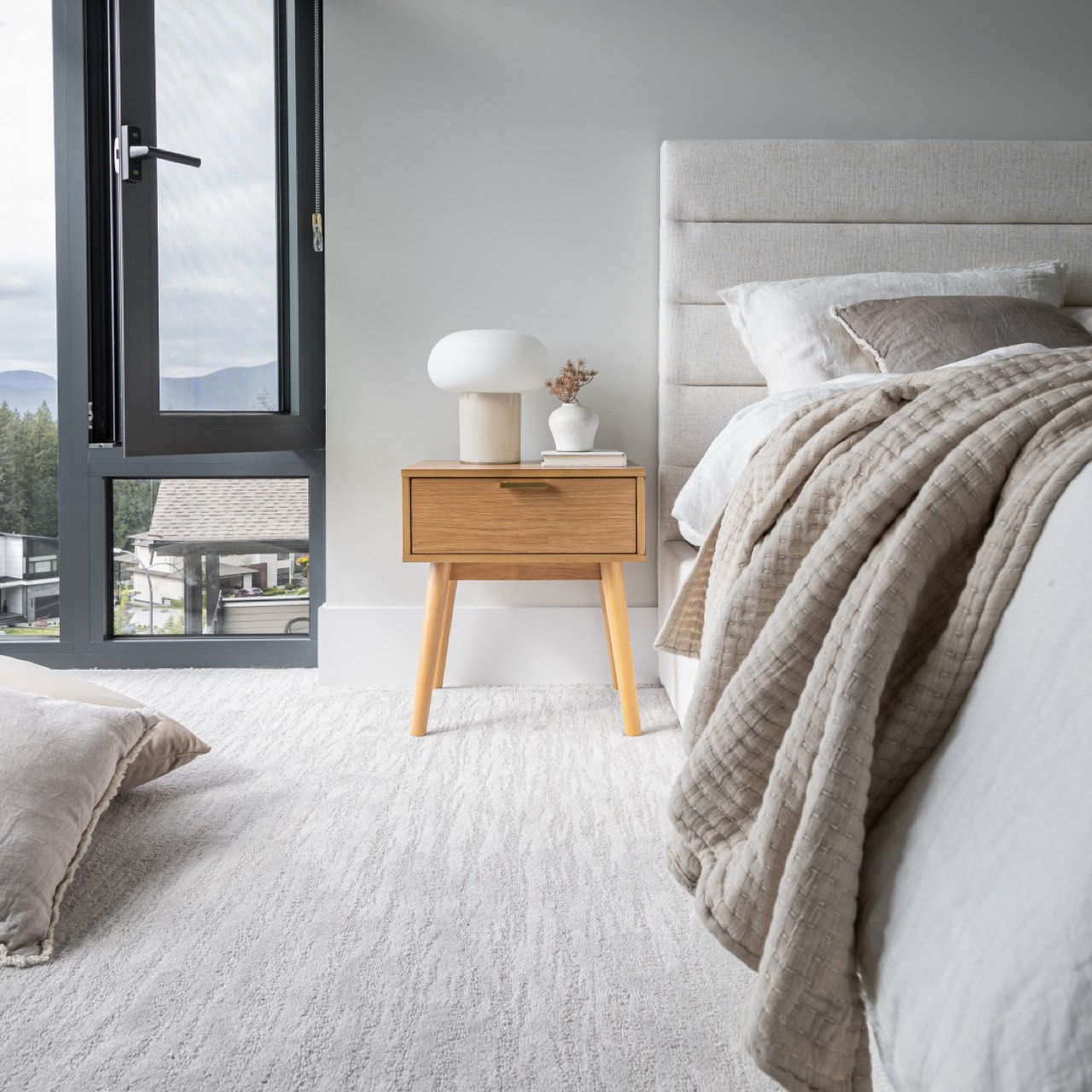 Justin King Storage Bed Tall - Cream
