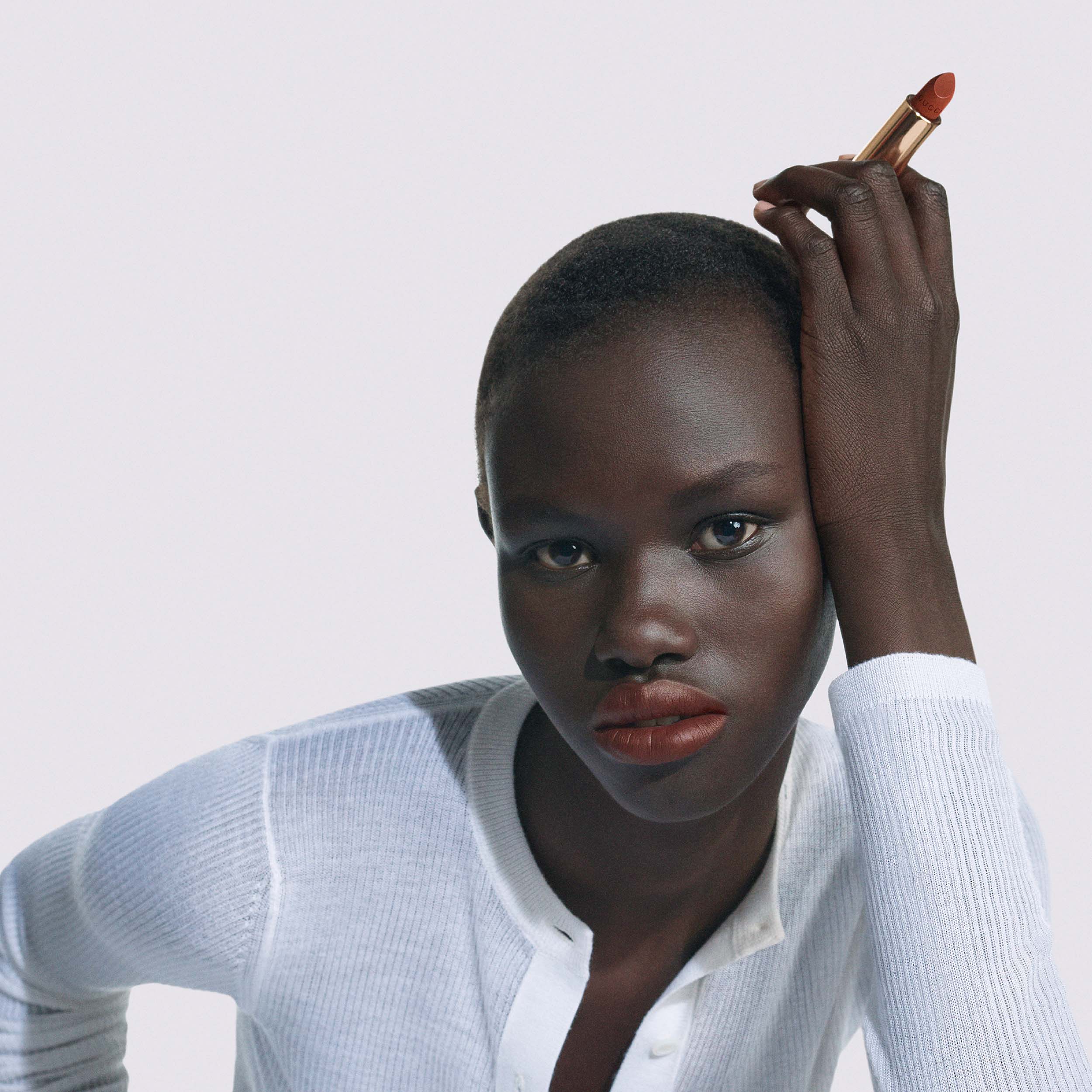 Rouge à Lèvres Satin Longue Tenue