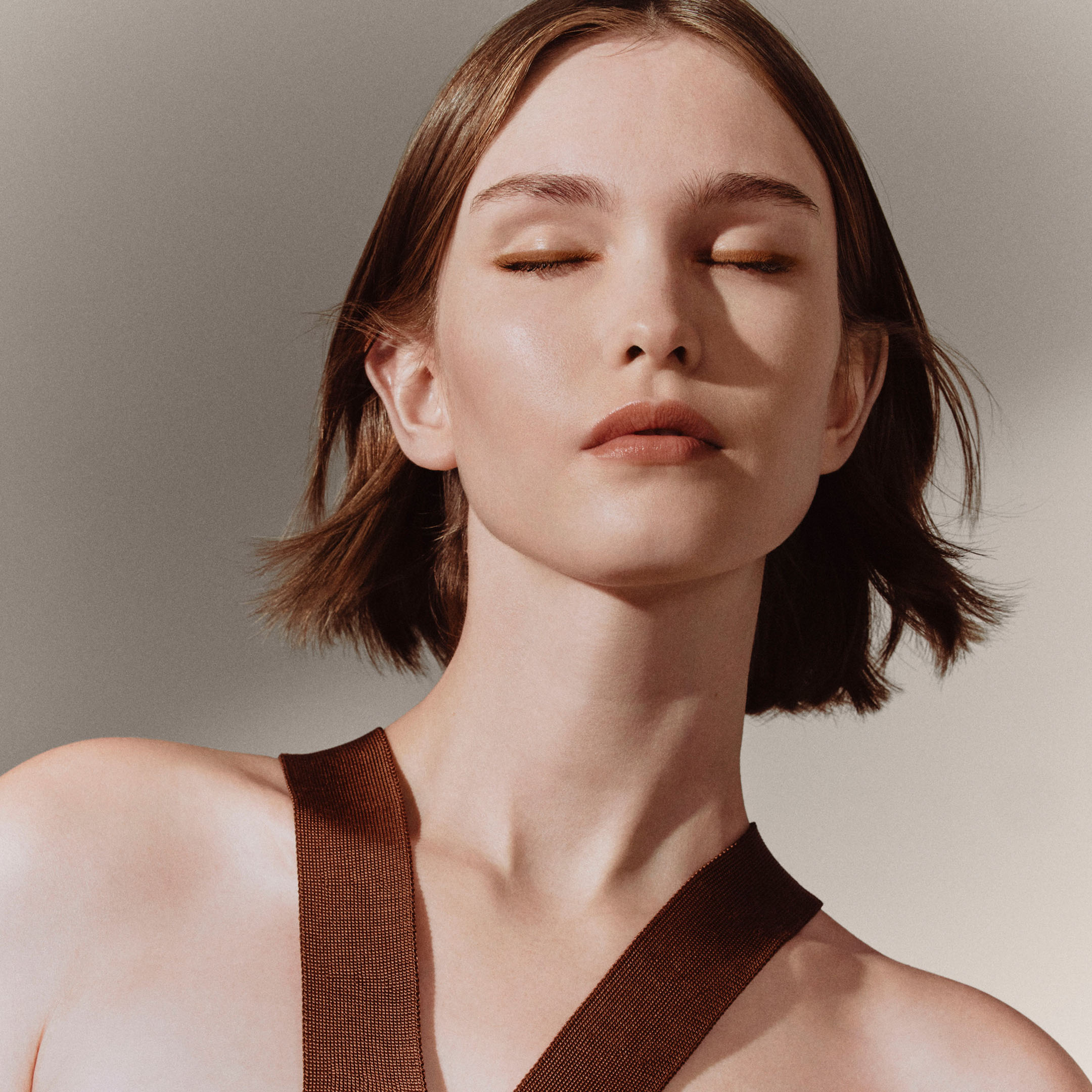 Trait d'Hermès, crayon de couleurs pour les yeux , Brun Bistre