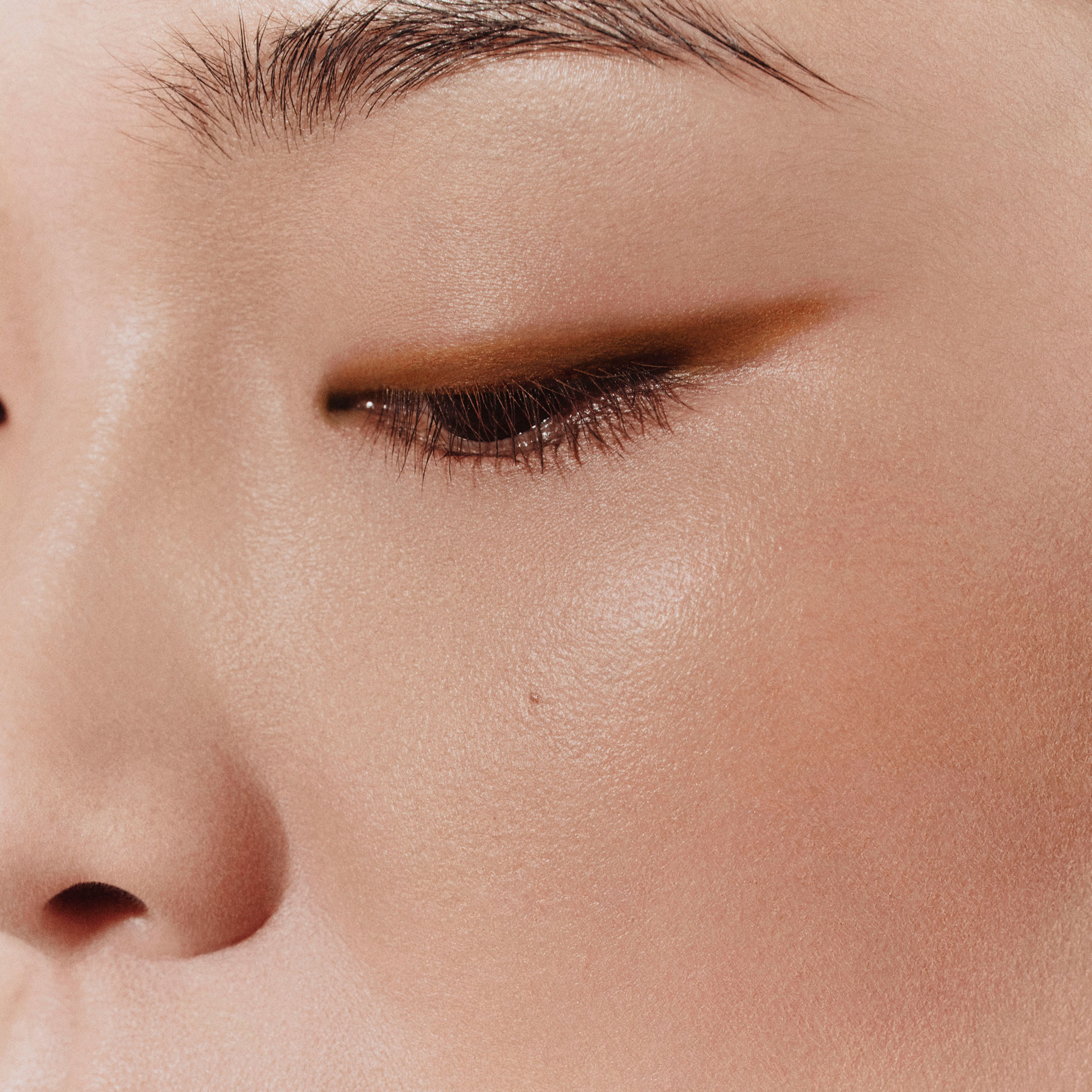 Trait d'Hermès, crayon de couleurs pour les yeux , Brun Bistre