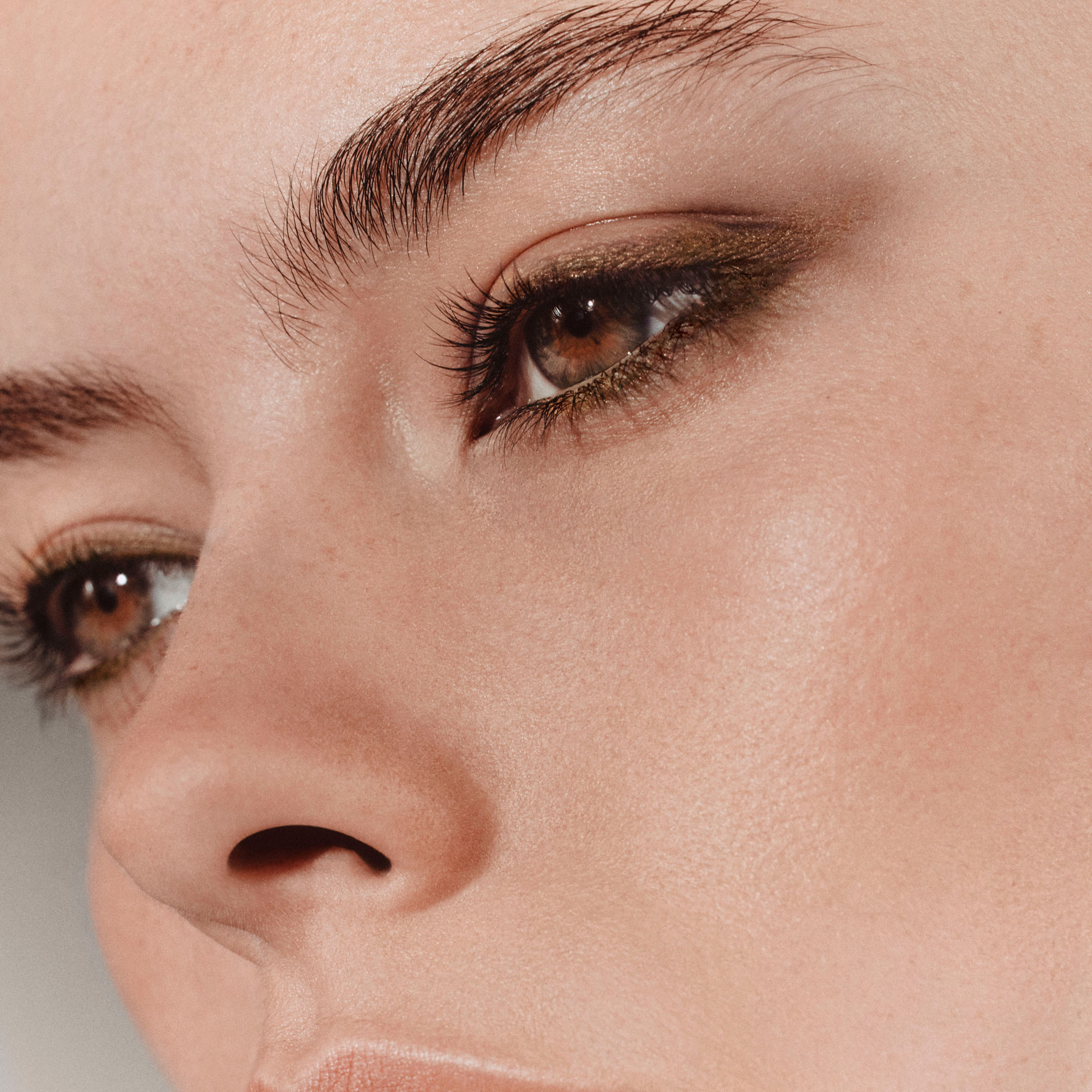 Trait d'Hermès, crayon de couleurs pour les yeux , Brun Bistre