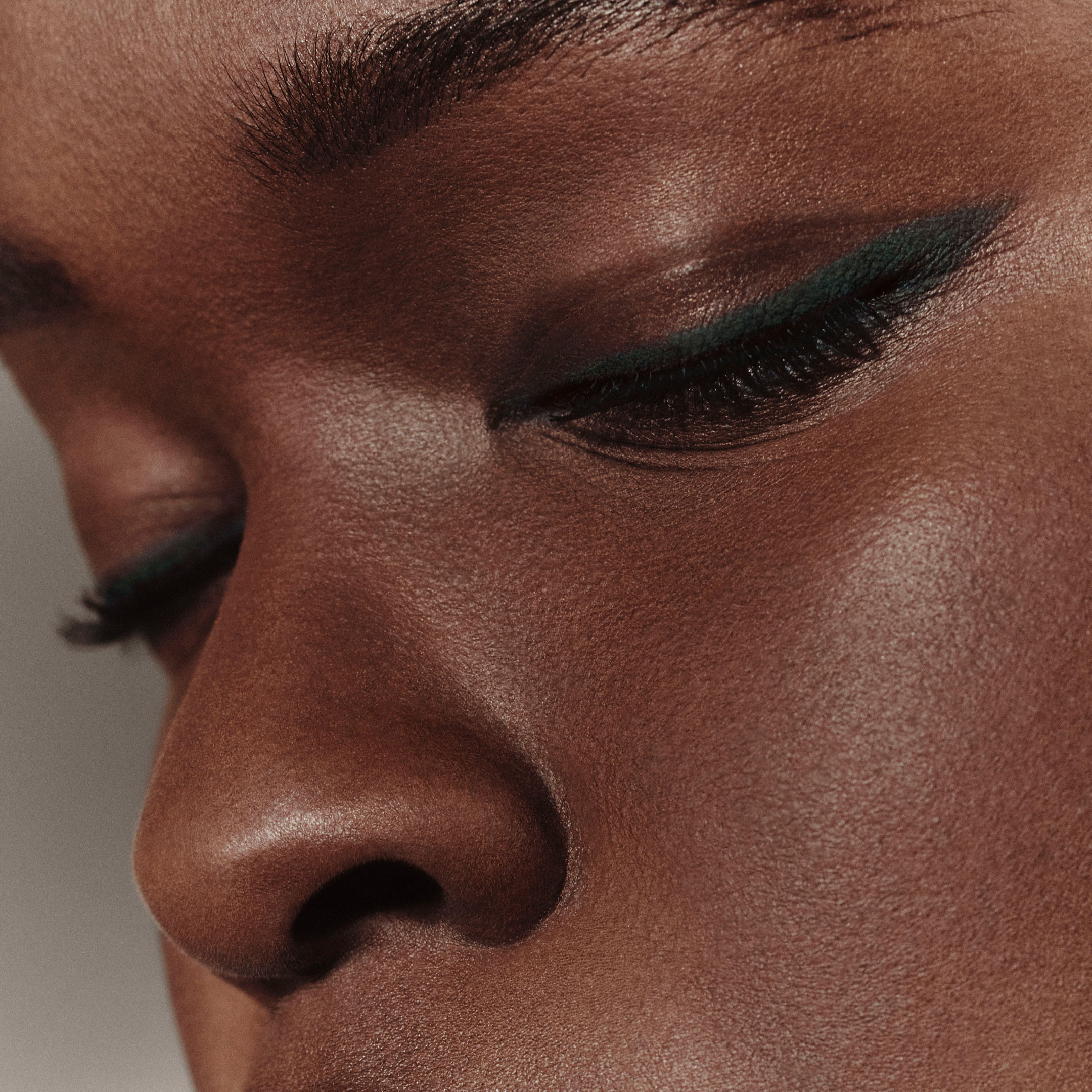 Trait d'Hermès, crayon de couleurs pour les yeux , Brun Bistre