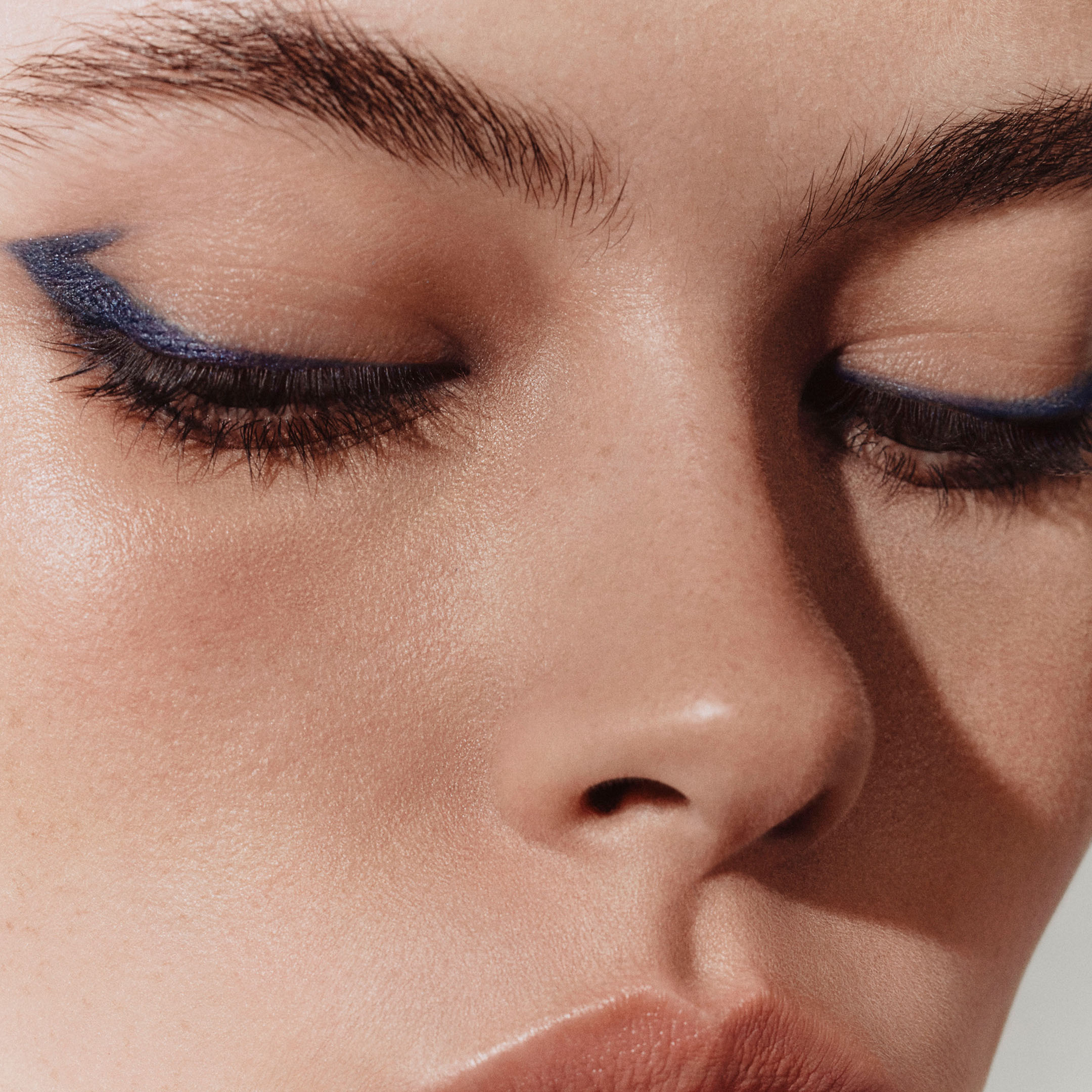 Trait d'Hermès, crayon de couleurs pour les yeux , Brun Bistre
