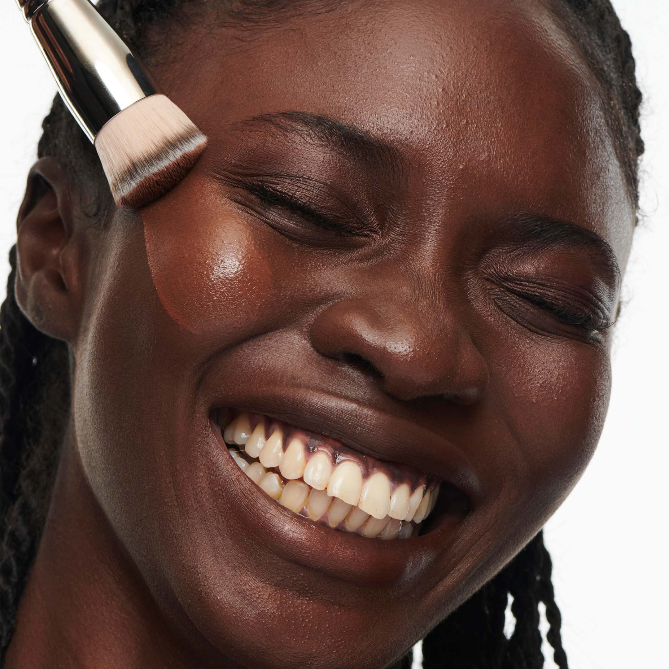 170 Synthétique Rounded Slant Pinceau