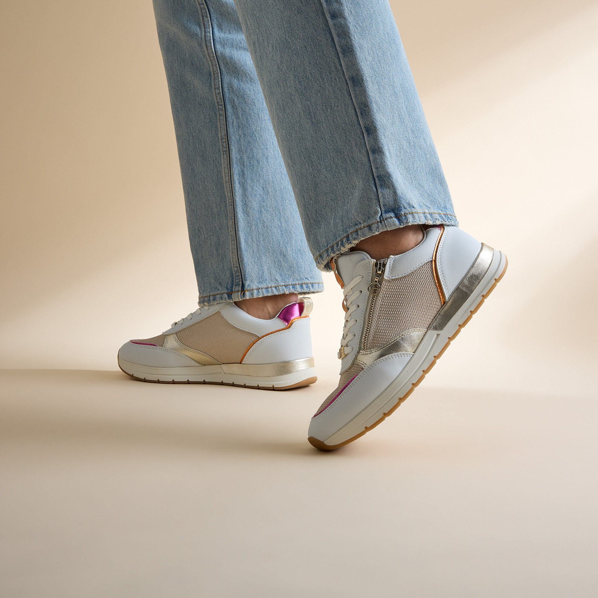 Tamaris Essential Sneakers wit Textiel