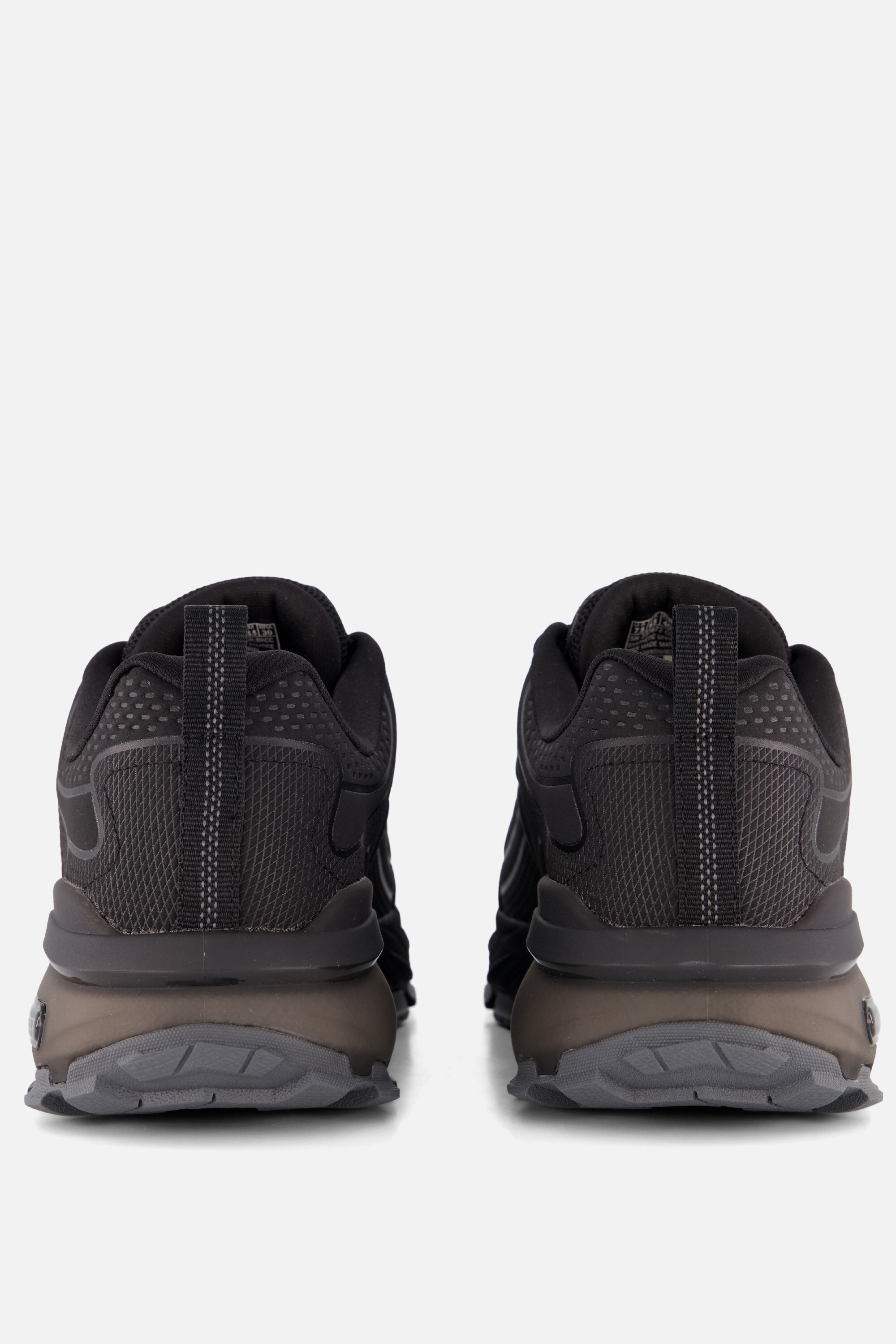 Skechers Max Protect Ironguard Sneakers zwart afbeelding 2