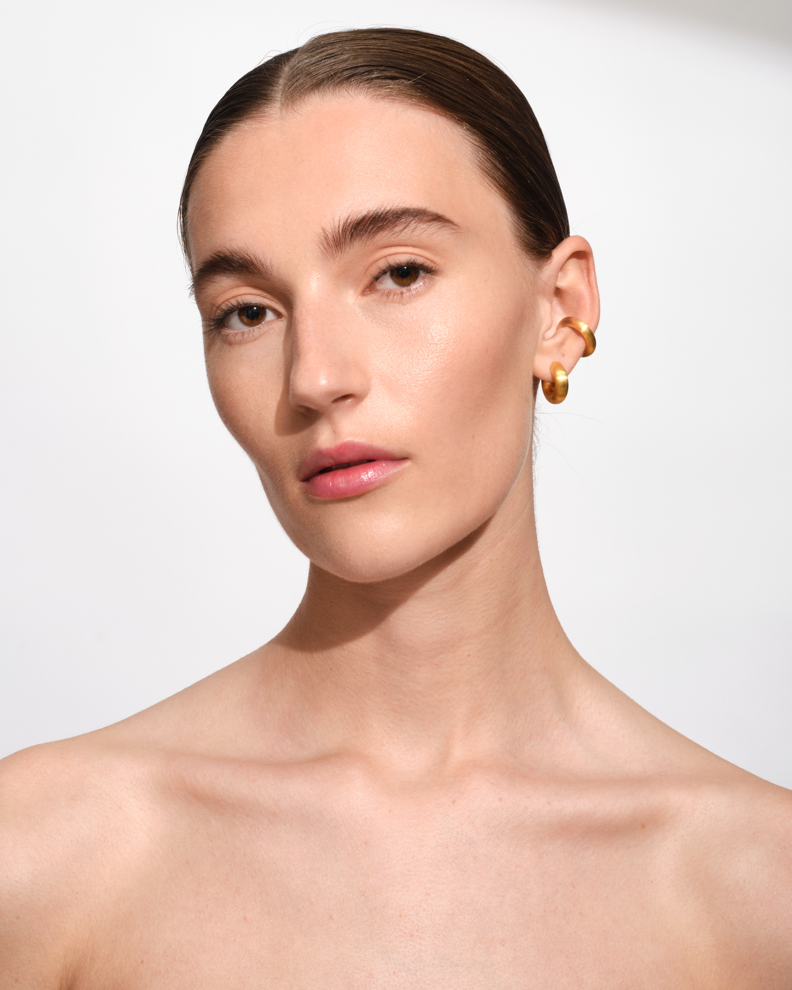 Chunky Hoops Satin Small Gold - Tom Wood Project Official