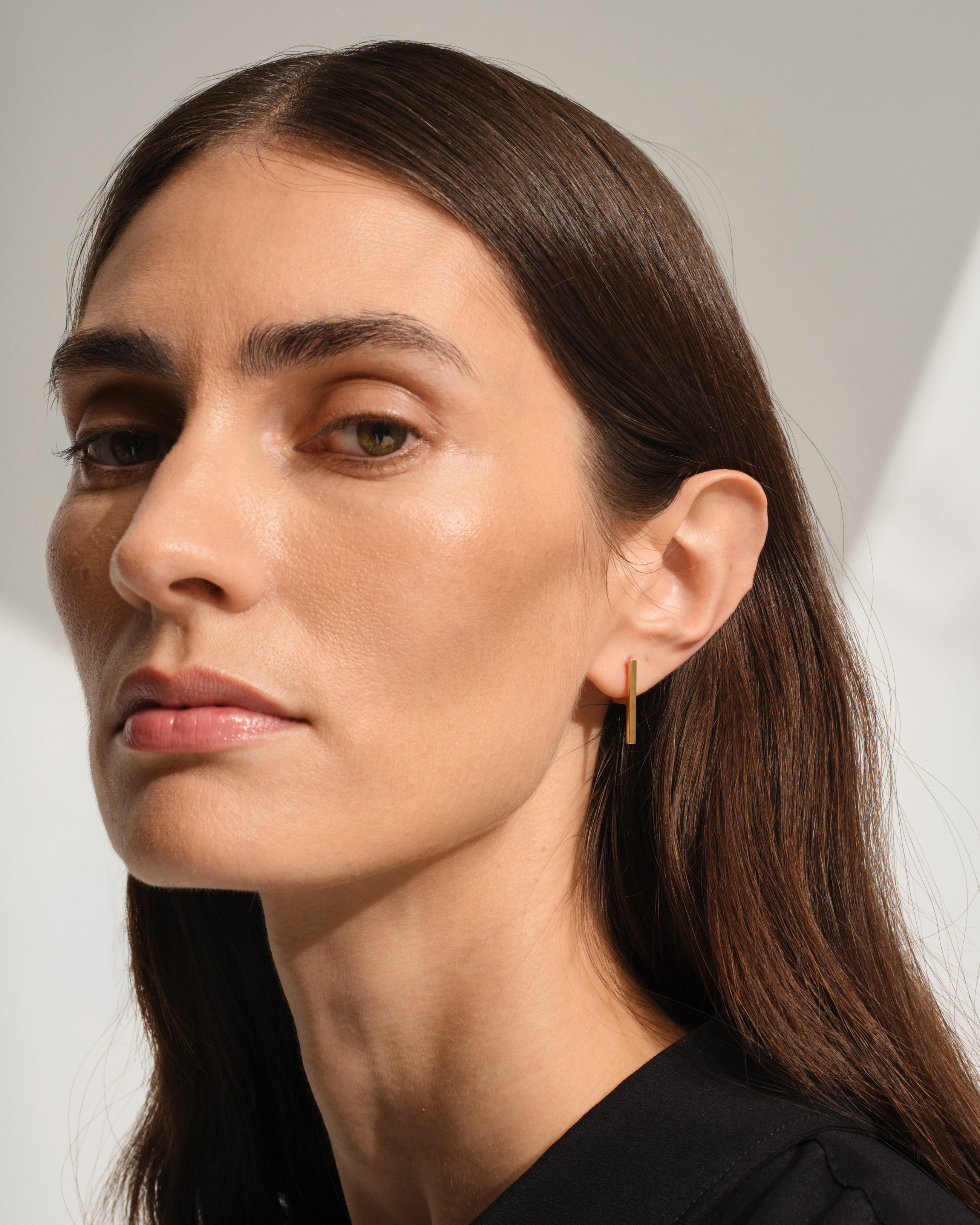 Sleek Ear Chain Gold Diamonds 64 mm - Tom Wood Project Official