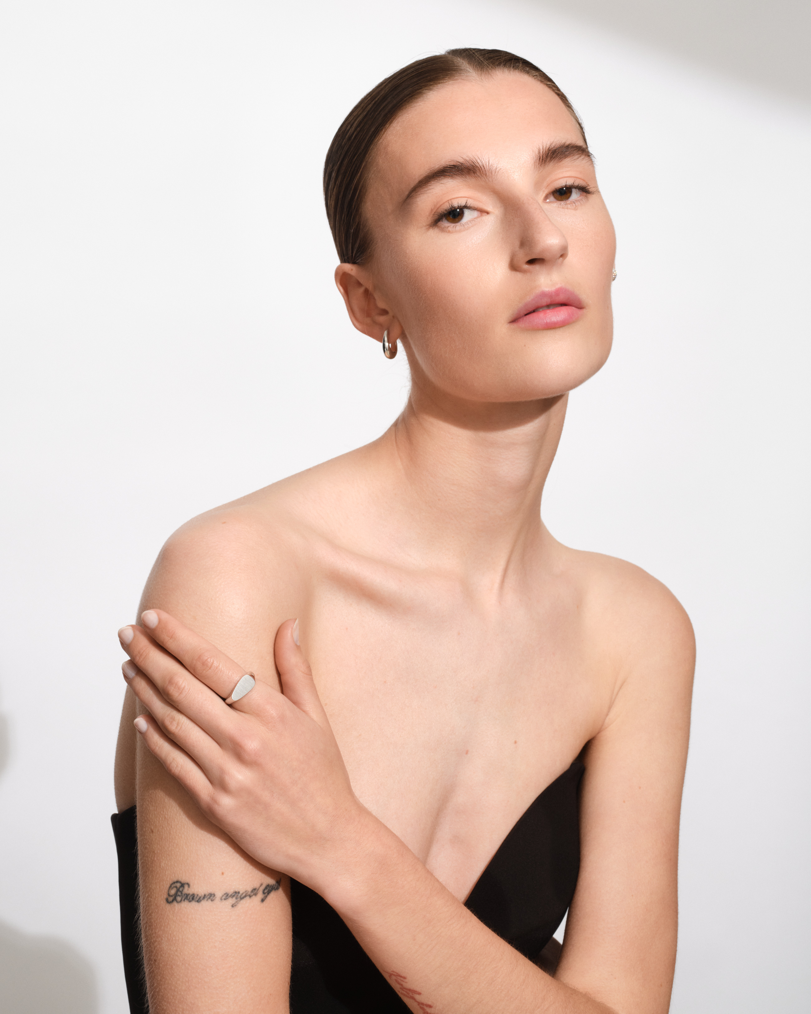 Liz Hoops - Tom Wood Project Official Online Store
