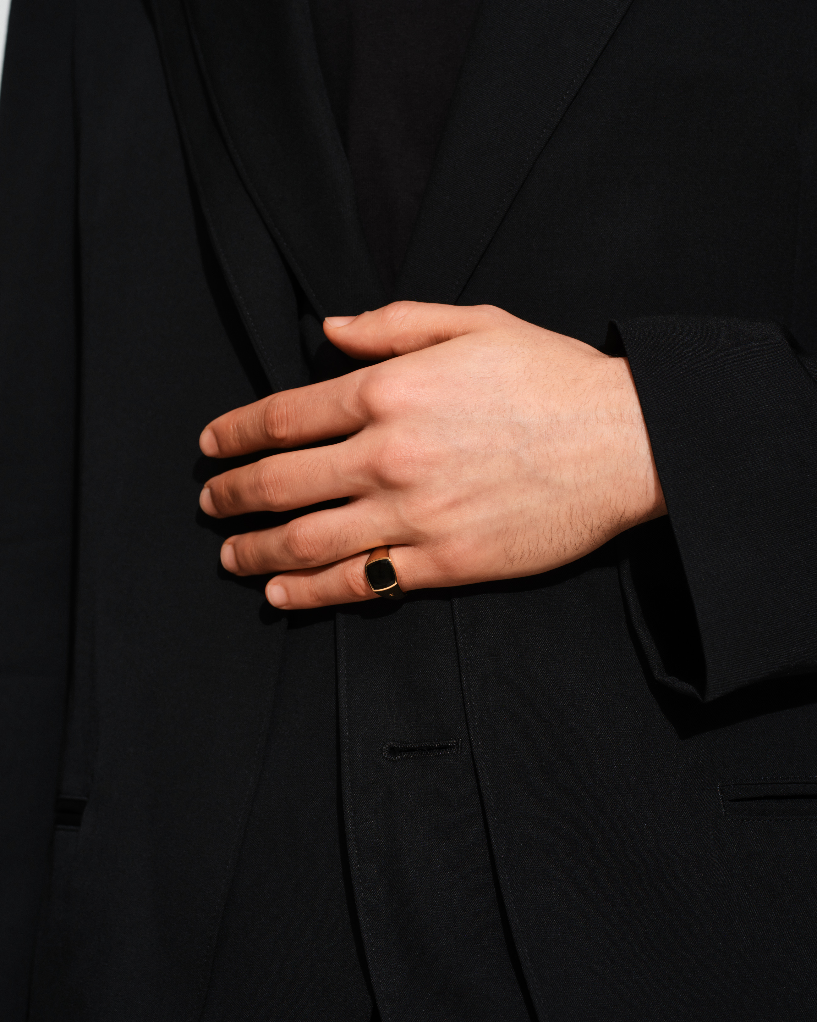 Cushion Gold Black Onyx - Tom Wood Project Official Online Store