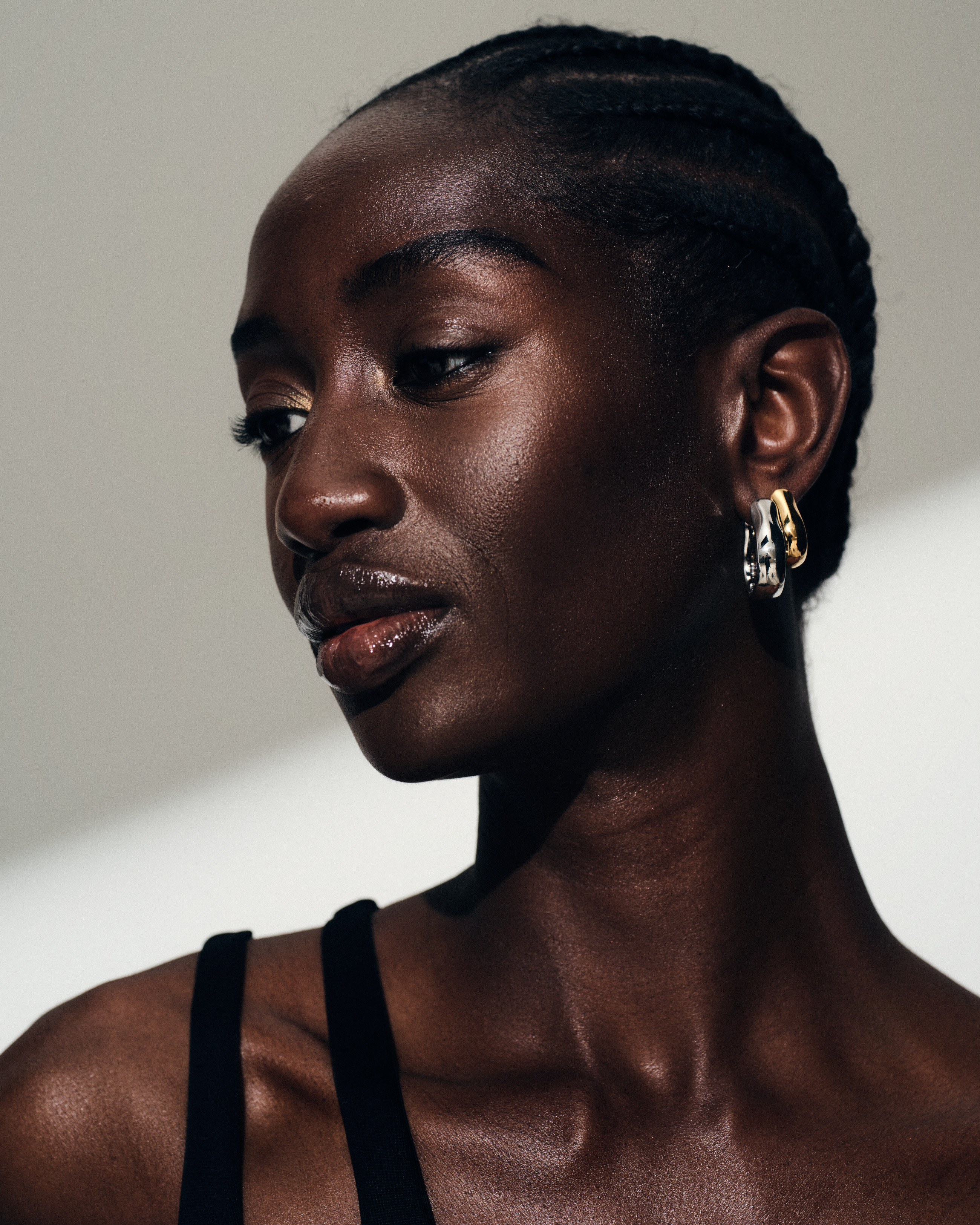 Oyster Hoops Medium Gold - Tom Wood Project Official Online Store