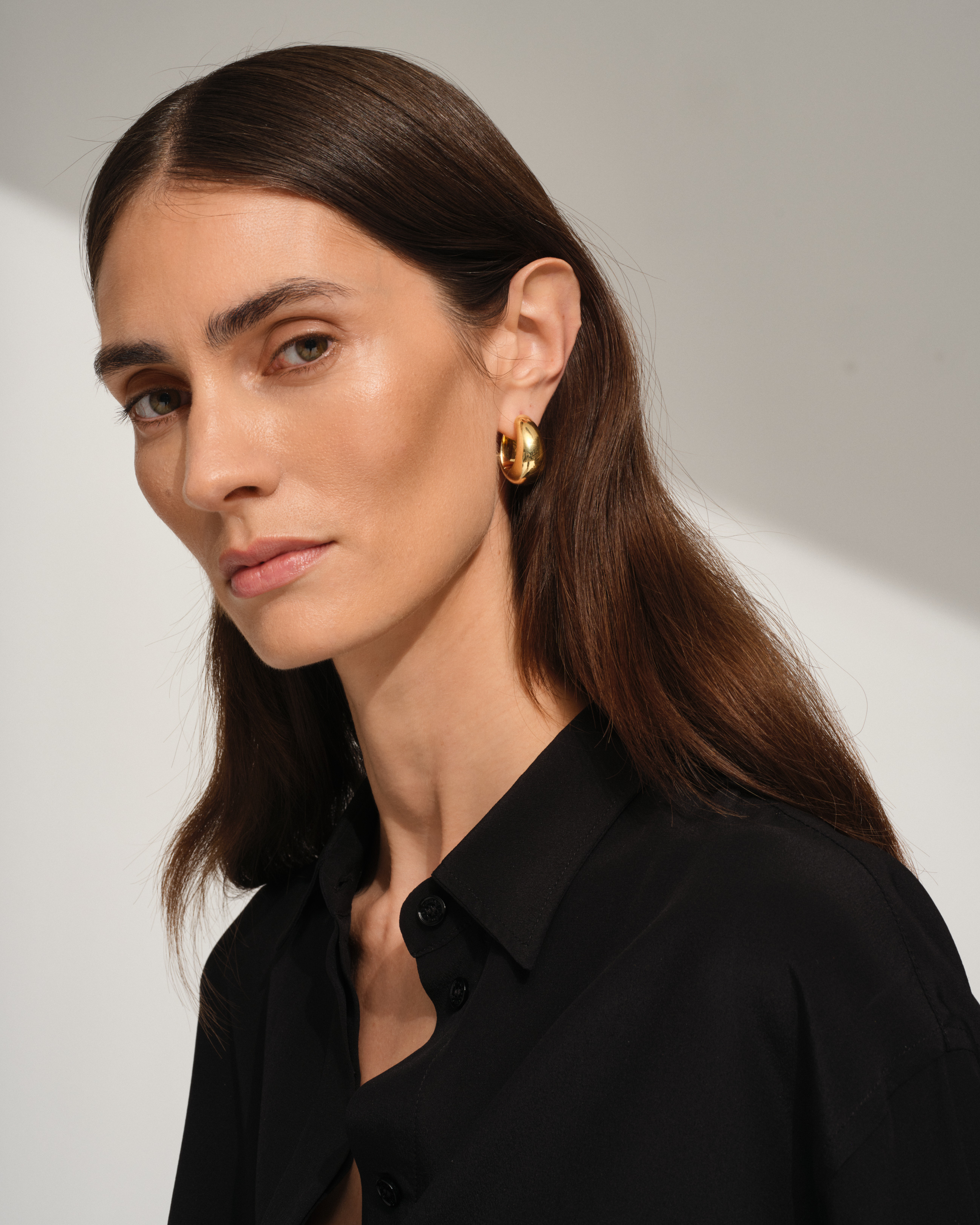 TOM WOOD Ice Hoop Large Line GoldゴLarge Ice Hoop Large Gold - Tom Wood Project Official Online Store