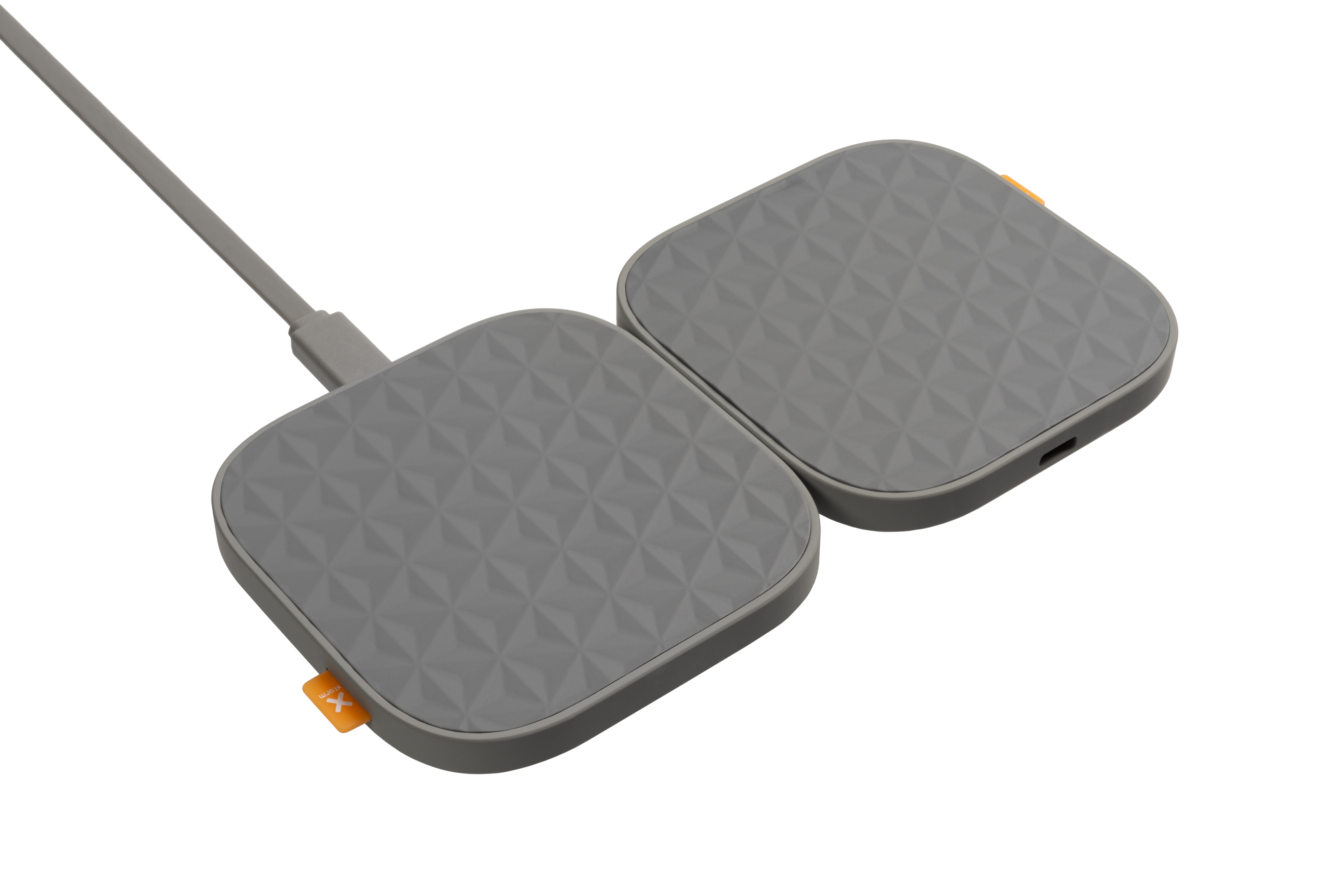 Xtorm Draadloze charger Duo - Wireless oplader tot 15 W met ingebouwd magnetisch kliksysteem incl. 2x kabels - donkergrijs