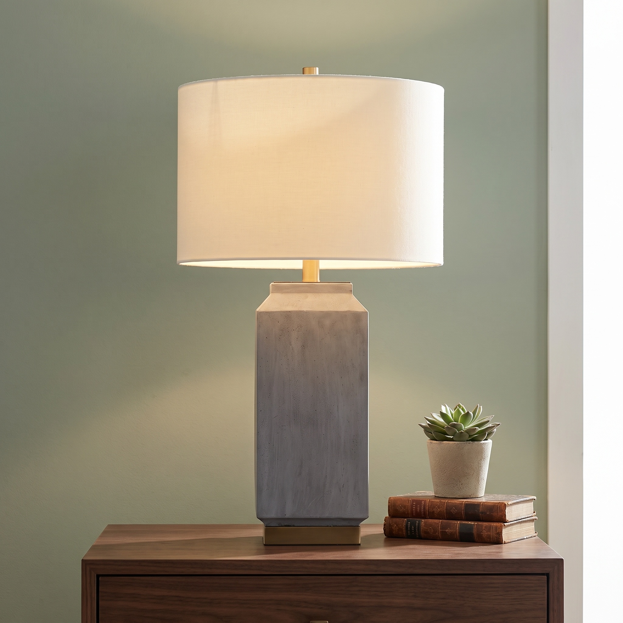 Broad Peak Table Lamp