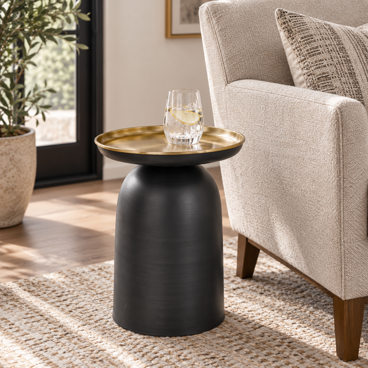 Leta Scatter Table