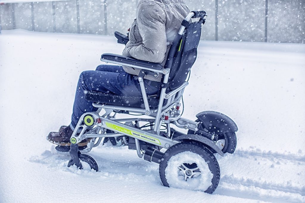 Airwheel h3s ajetaan lumessa