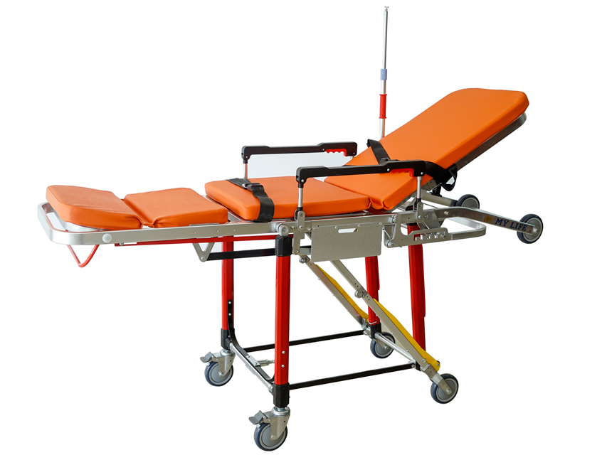 Automatisk ambulansbår med ”rullstolsposition”