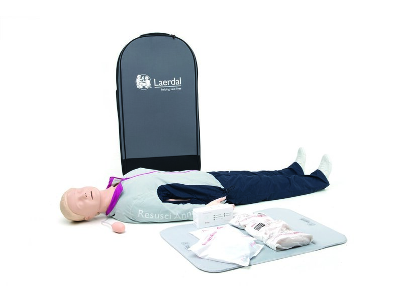 Resusci Anne First Aid – Helkropp – Med väska