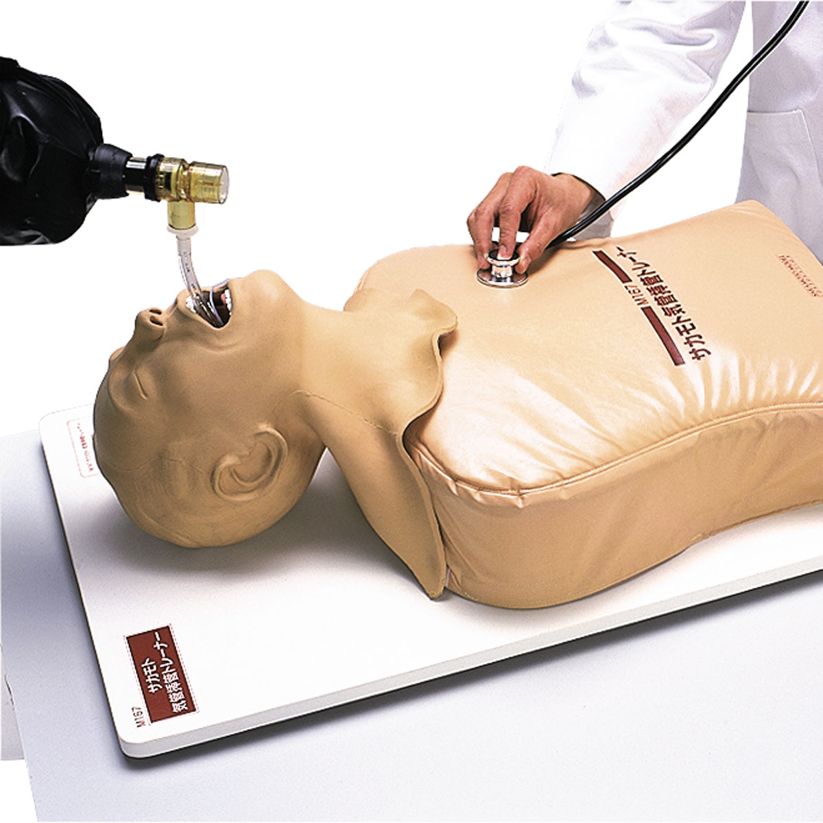 Endotrakeal intuberingssimulator – Sondmatningssimulator