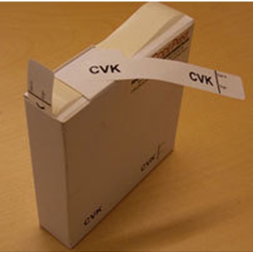 Etikett självhäftande CVK – 13x80mm vit/svart text rle250