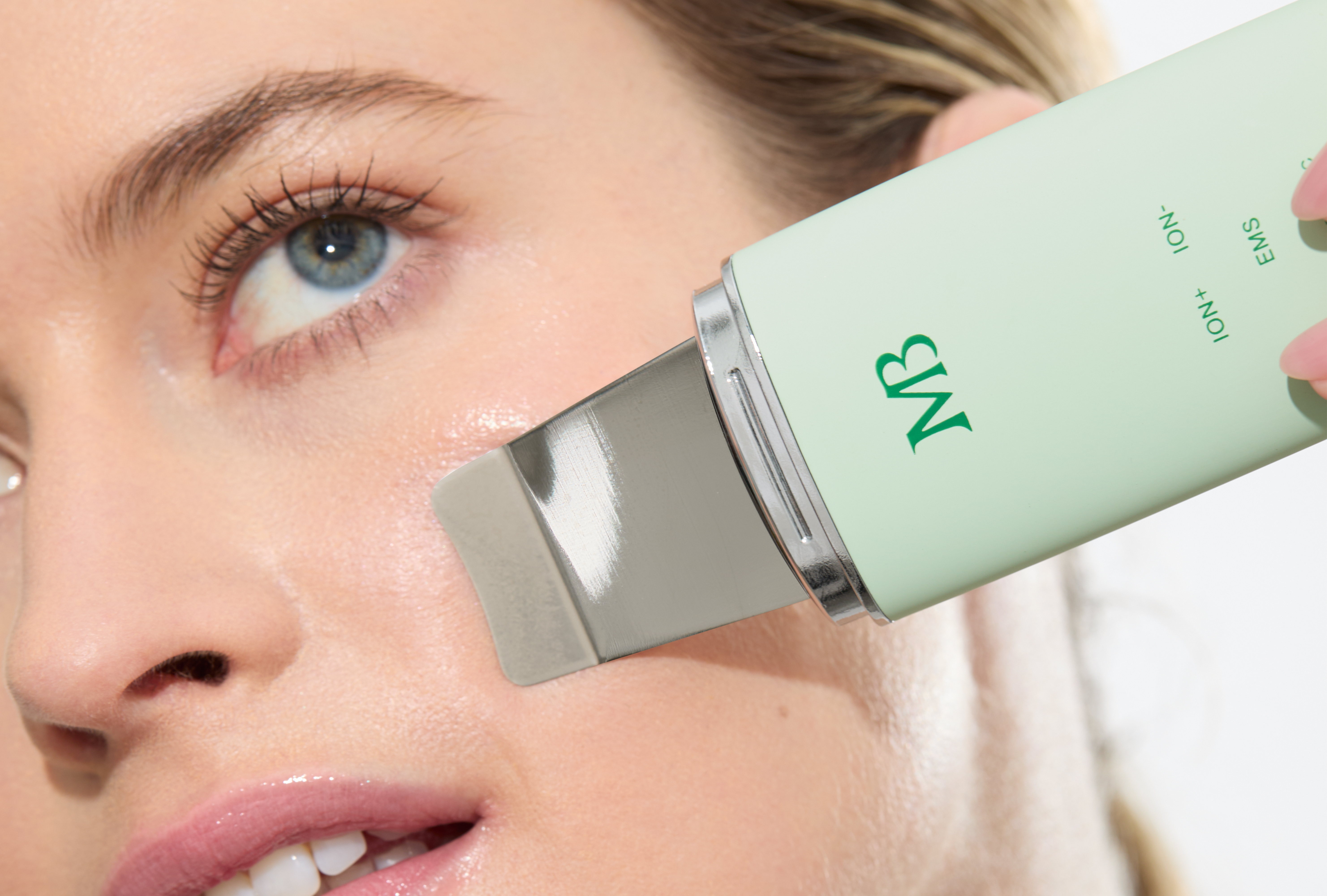 Ultrasonic Pore Cleaner