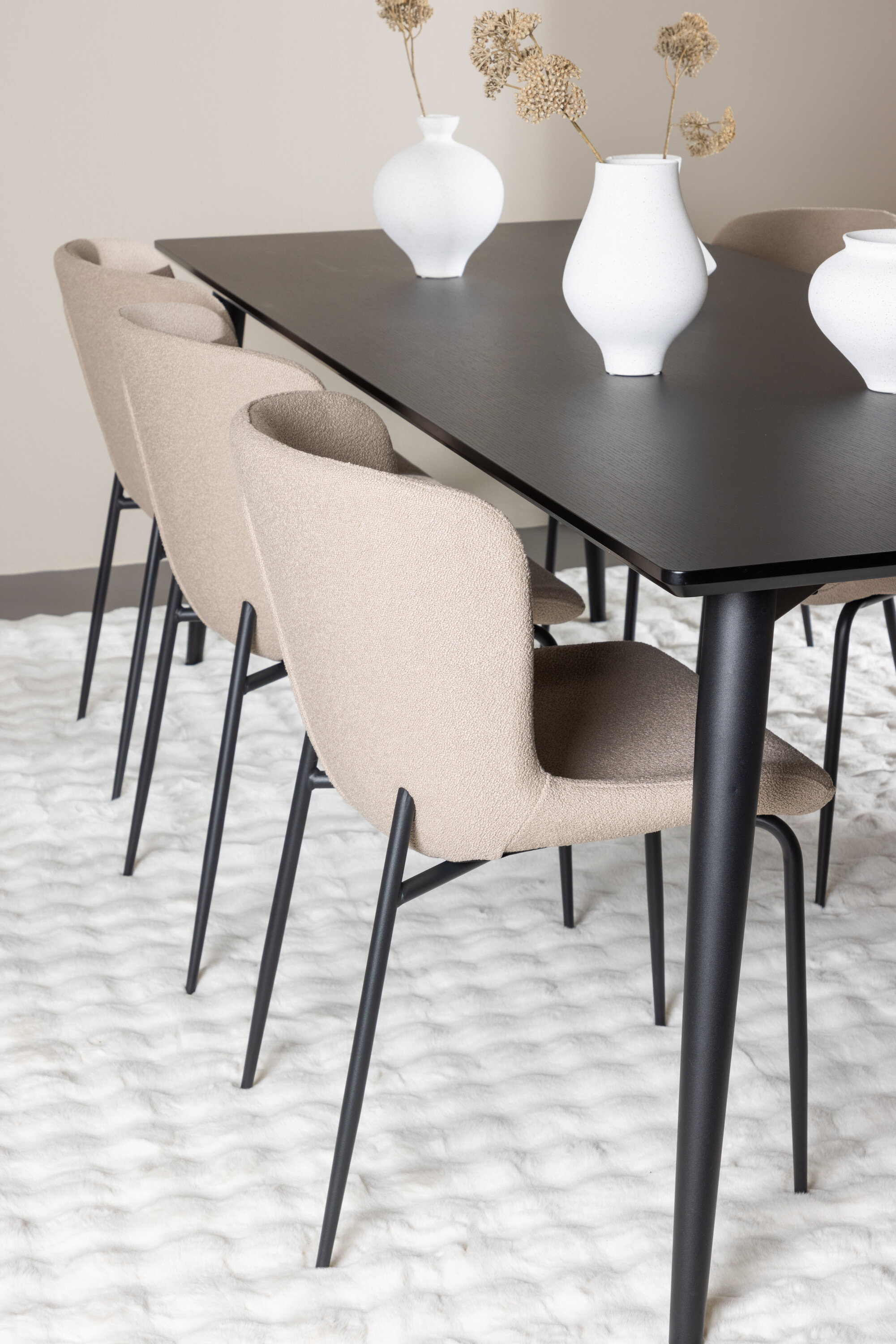 deLOHN Ellis, Modesto Téglalap alakú étkezőgarnitúra