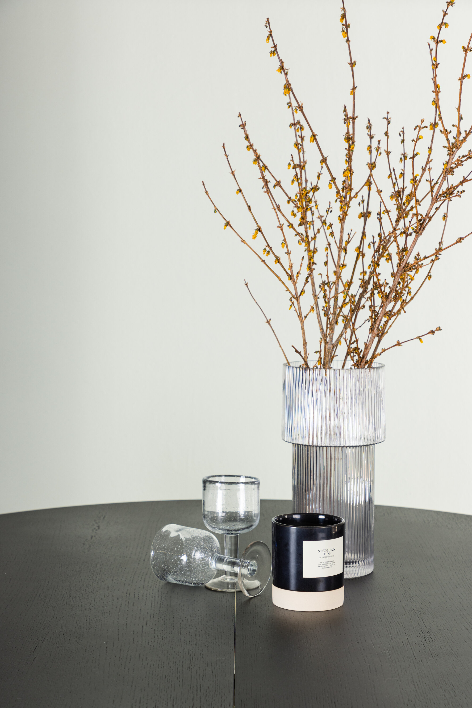 deLOHN Night Kör alakú étkezőgarnitúra deLOHN Night Kör alakú étkezőgarnitúra