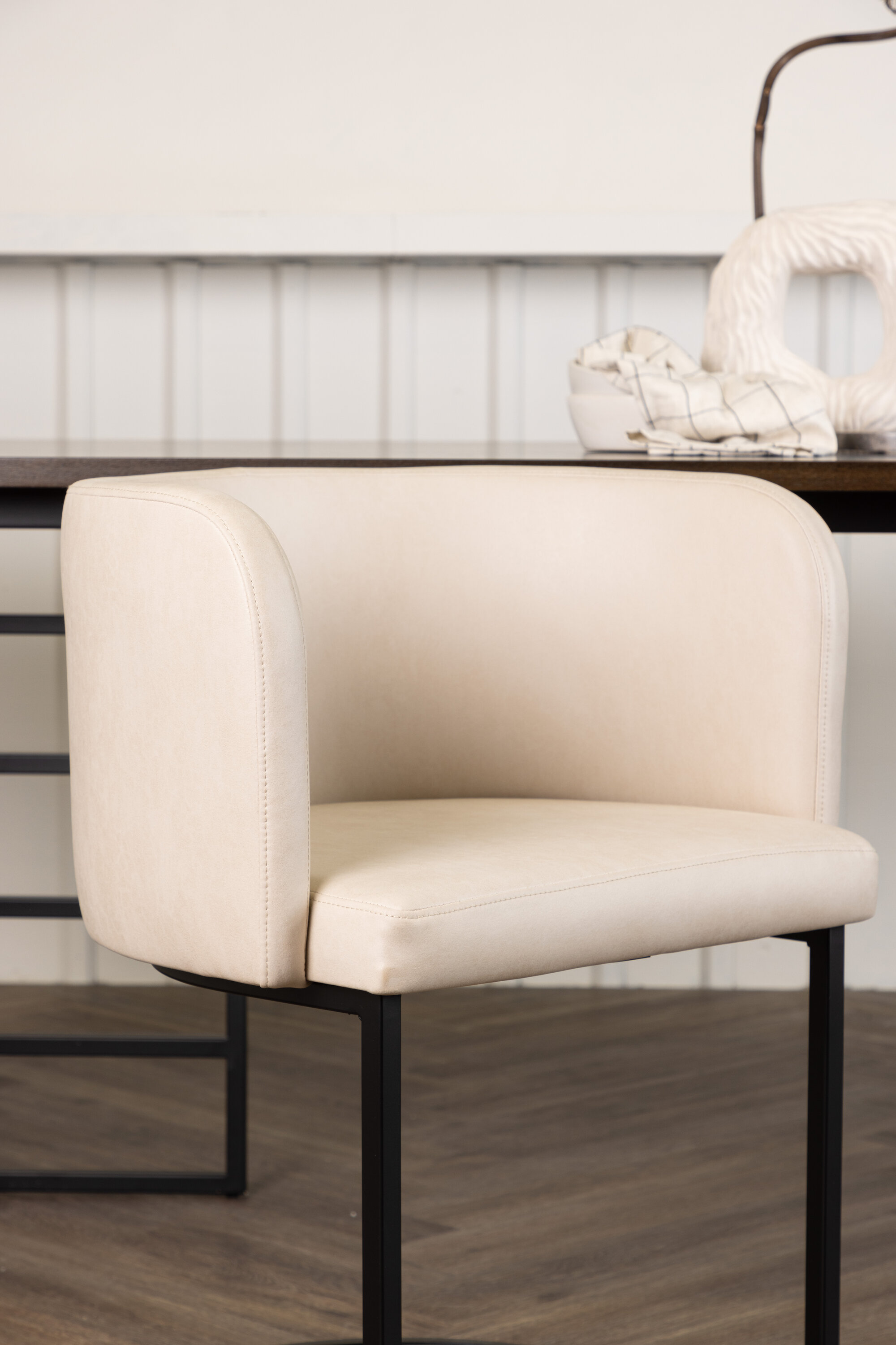 deLOHN Simrishamn Étkezőszék