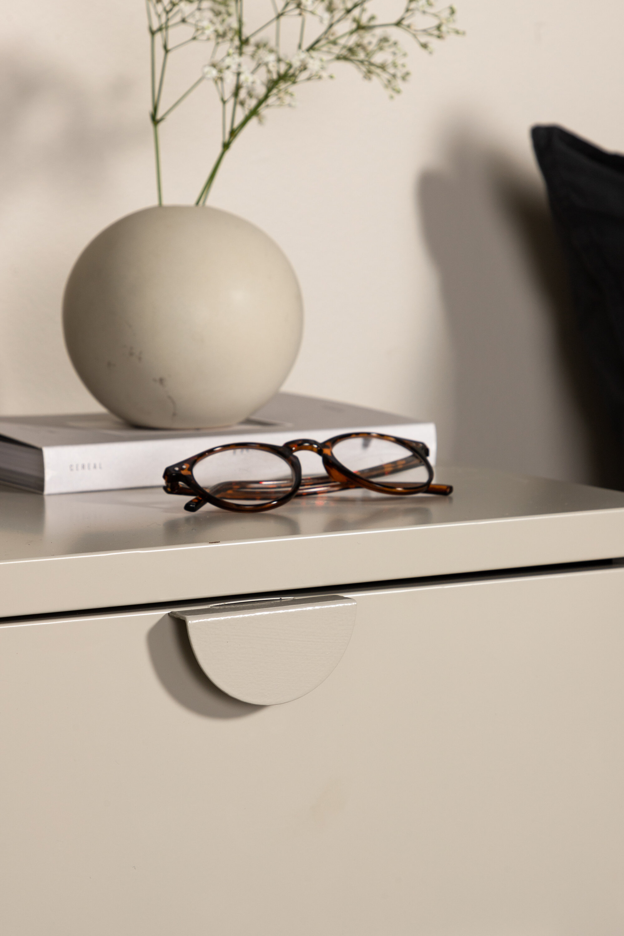 deLOHN Piring Komód