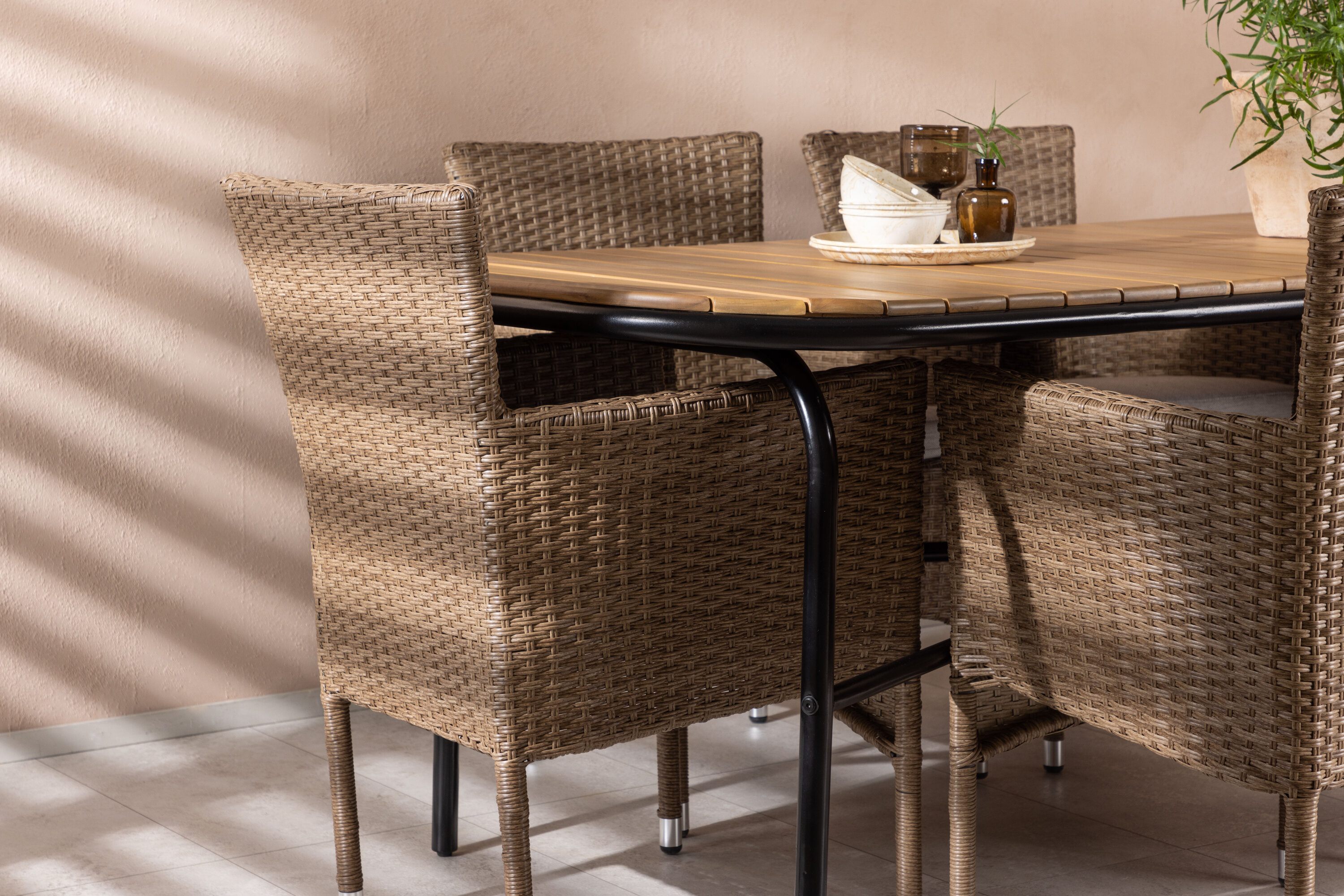 deLOHN Holmbeck, Malina Étkezőgarnitúra