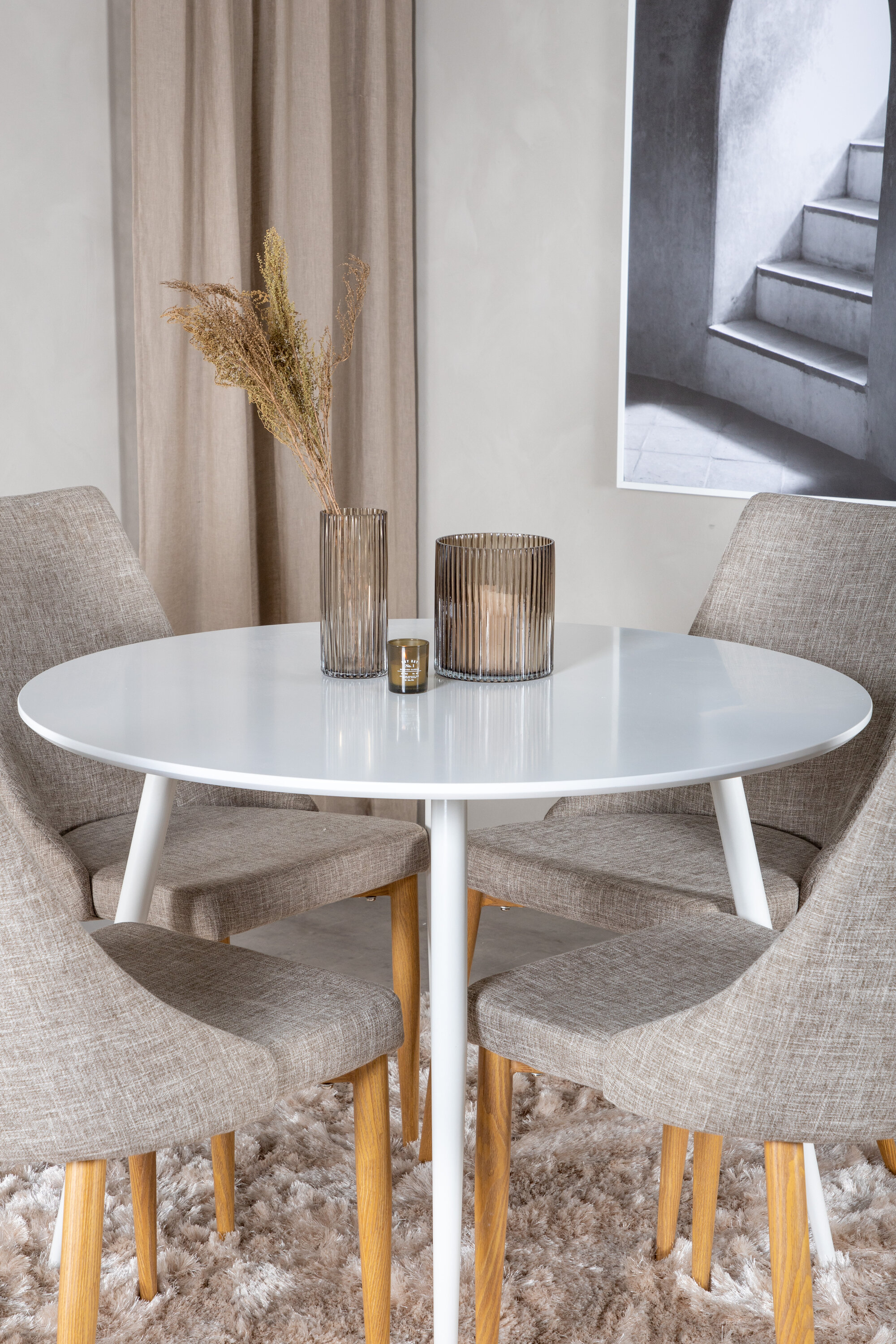 deLOHN Plaza, Leone Kör alakú étkezőgarnitúra