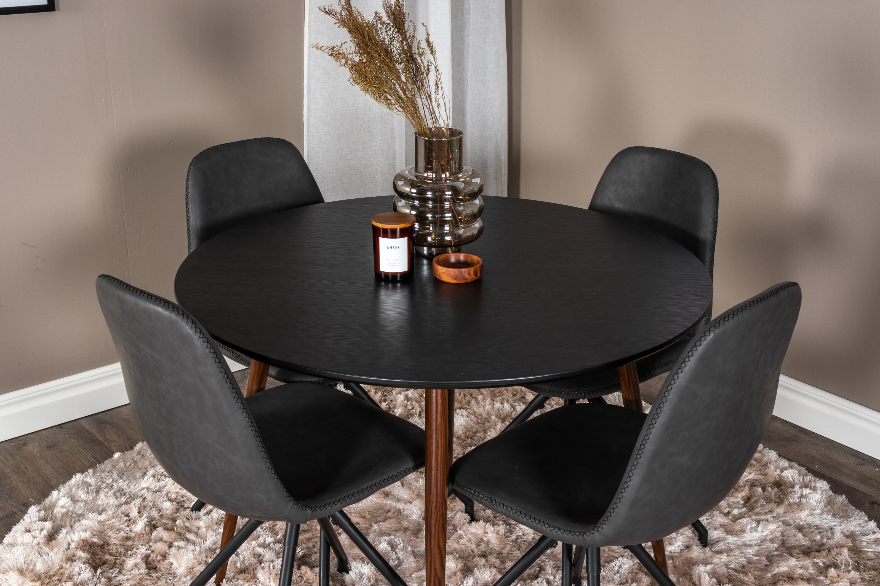 deLOHN Plaza, Polar Kör alakú étkezőgarnitúra