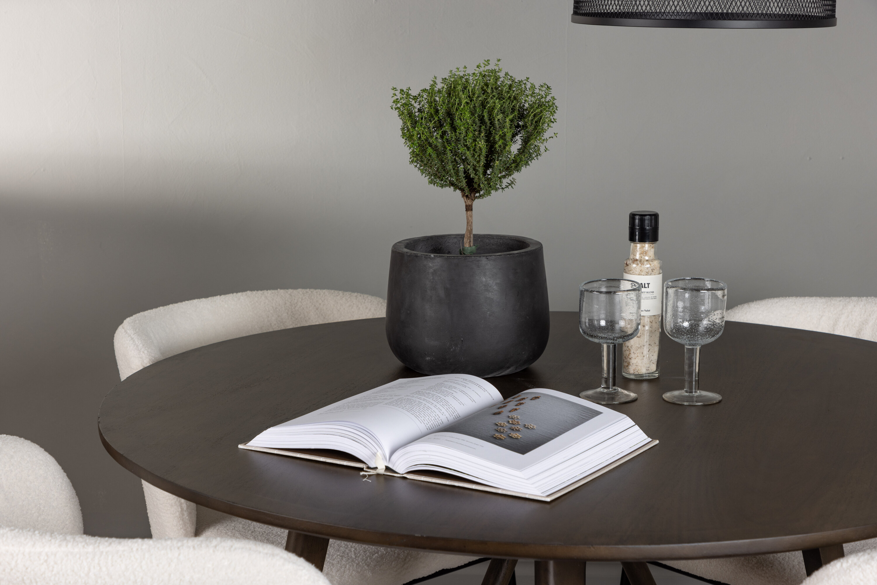 deLOHN Edina Kör alakú étkezőgarnitúra