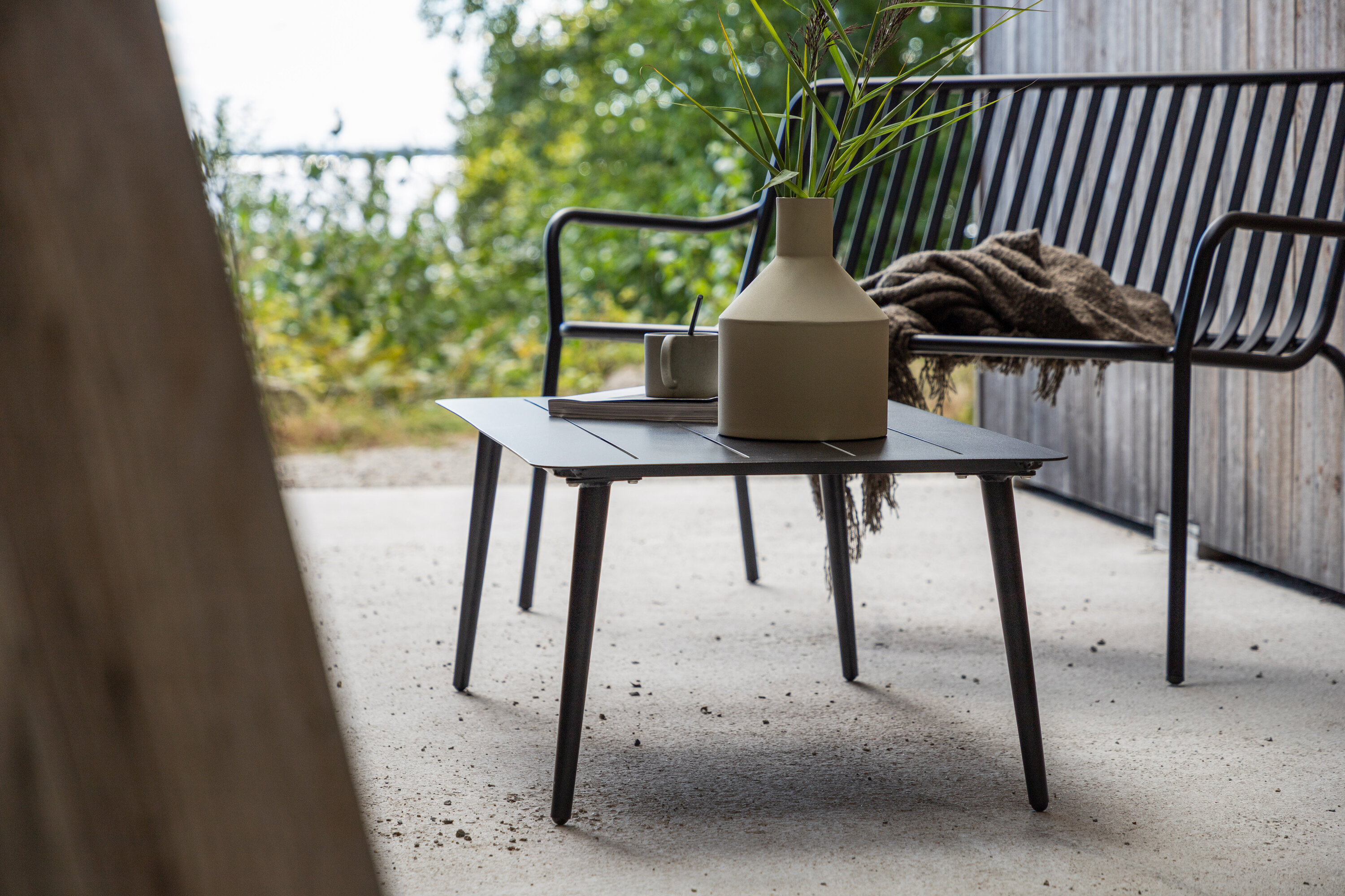 deLOHN Lina Dohányzóasztal