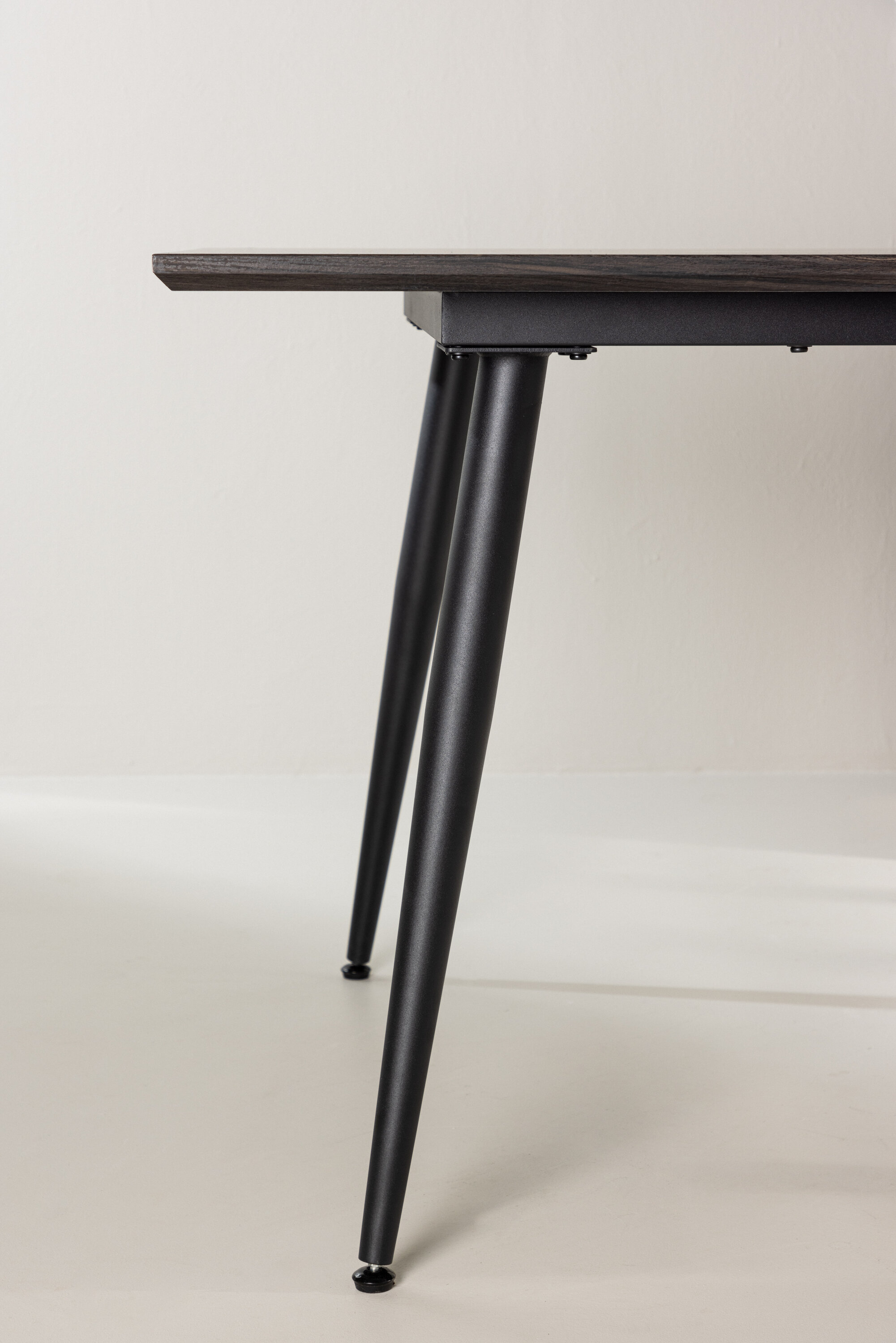 deLOHN Keholmen Téglalap alakú étkezőasztal