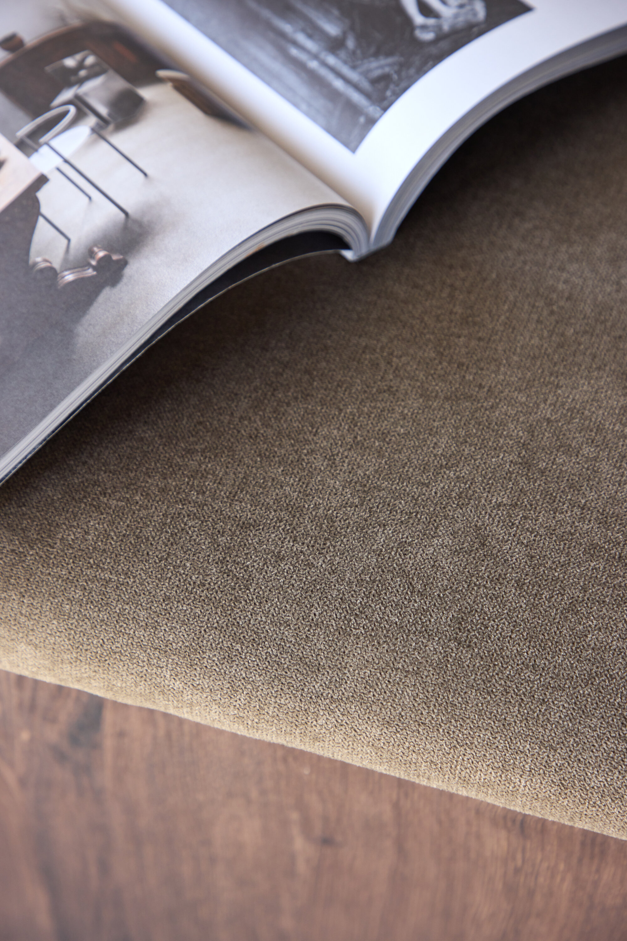 deLOHN Todd Lábtartós puff