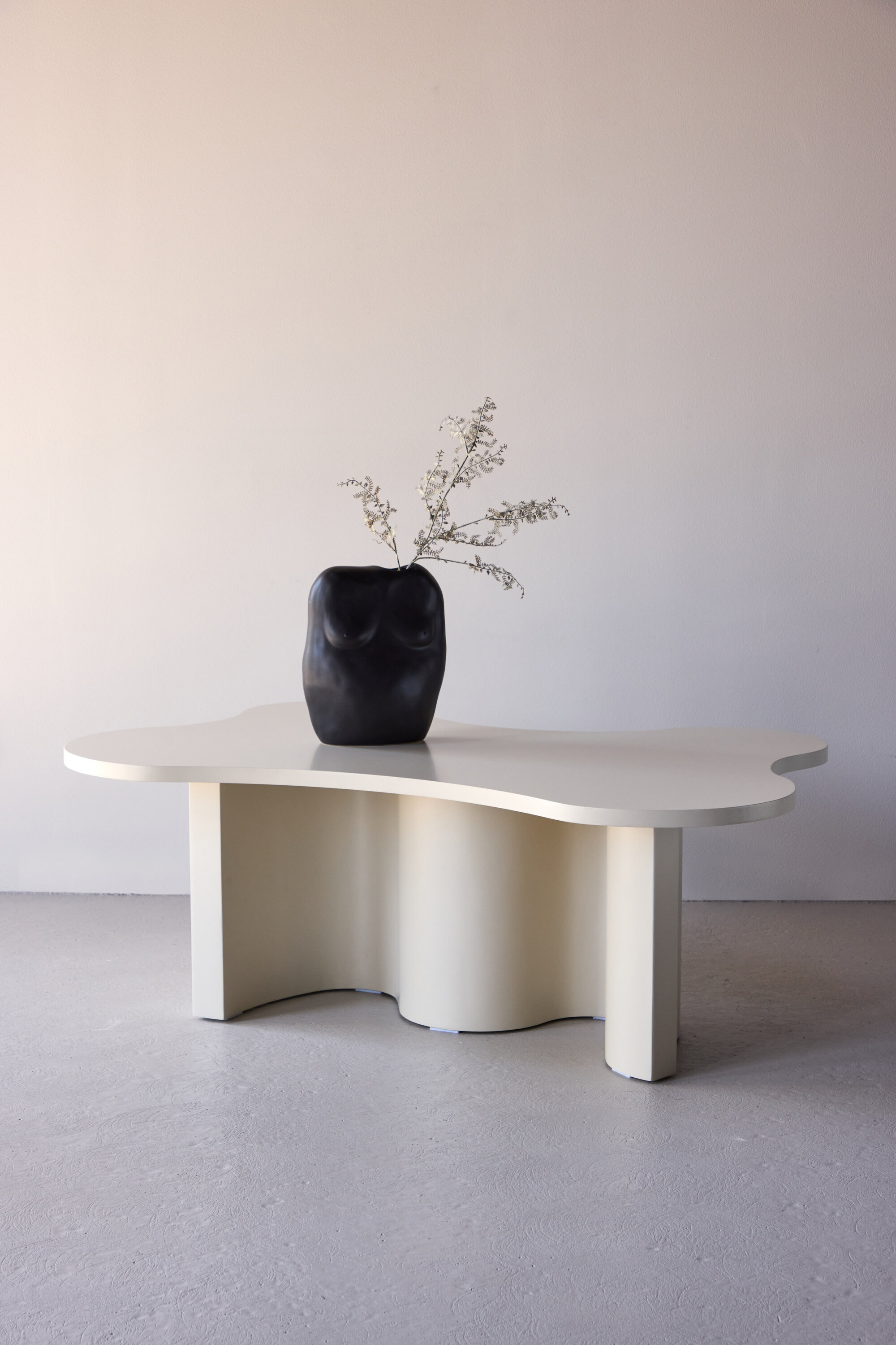 deLOHN Flow Dohányzóasztal