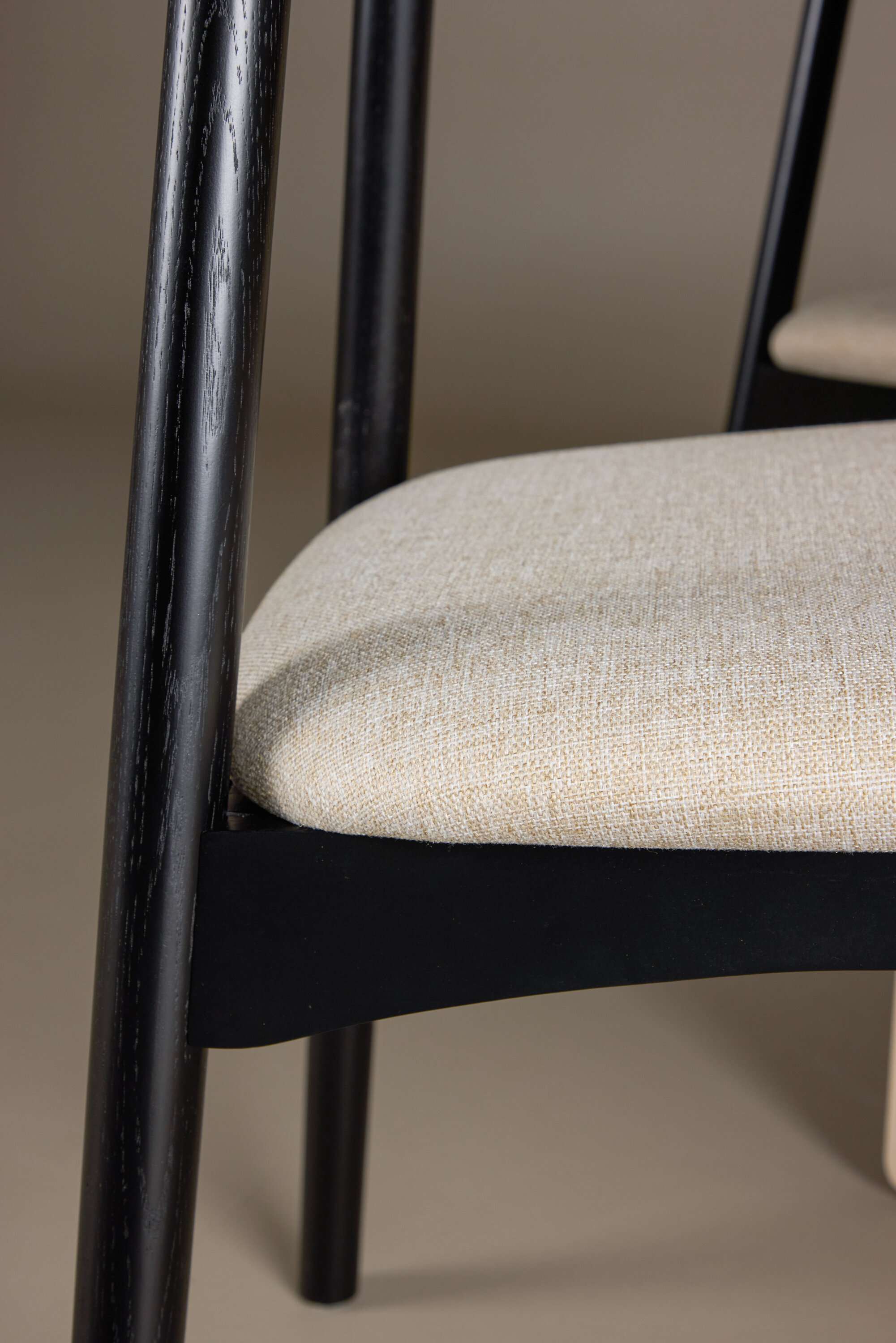 deLOHN Ven, Tyresö Kör alakú étkezőgarnitúra