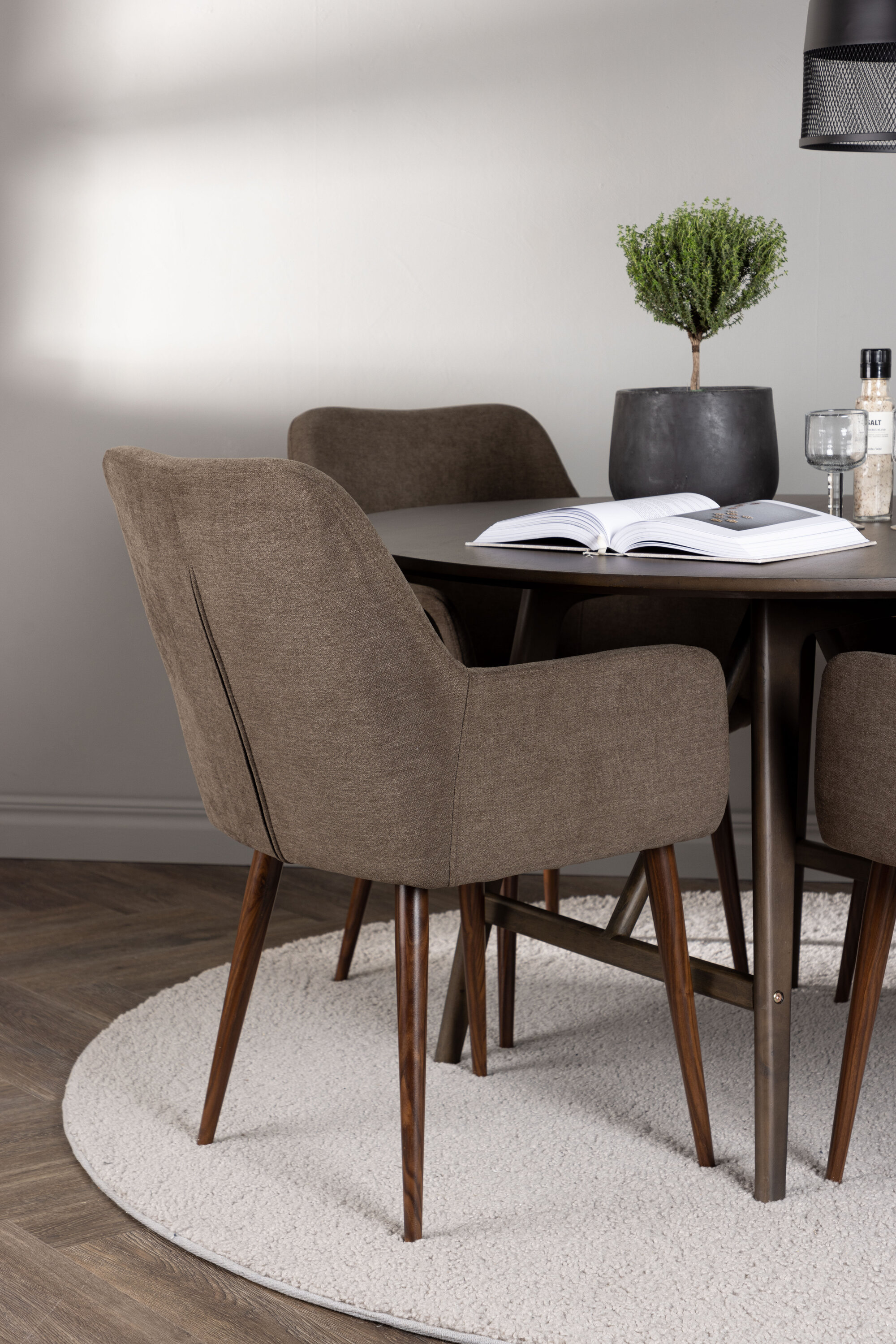 deLOHN Tomorrow Kör alakú étkezőgarnitúra