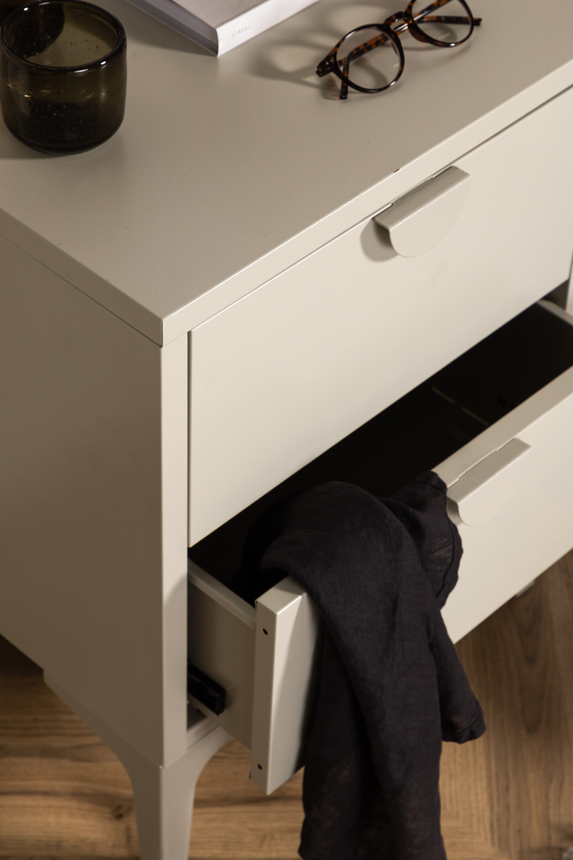 deLOHN Piring Komód