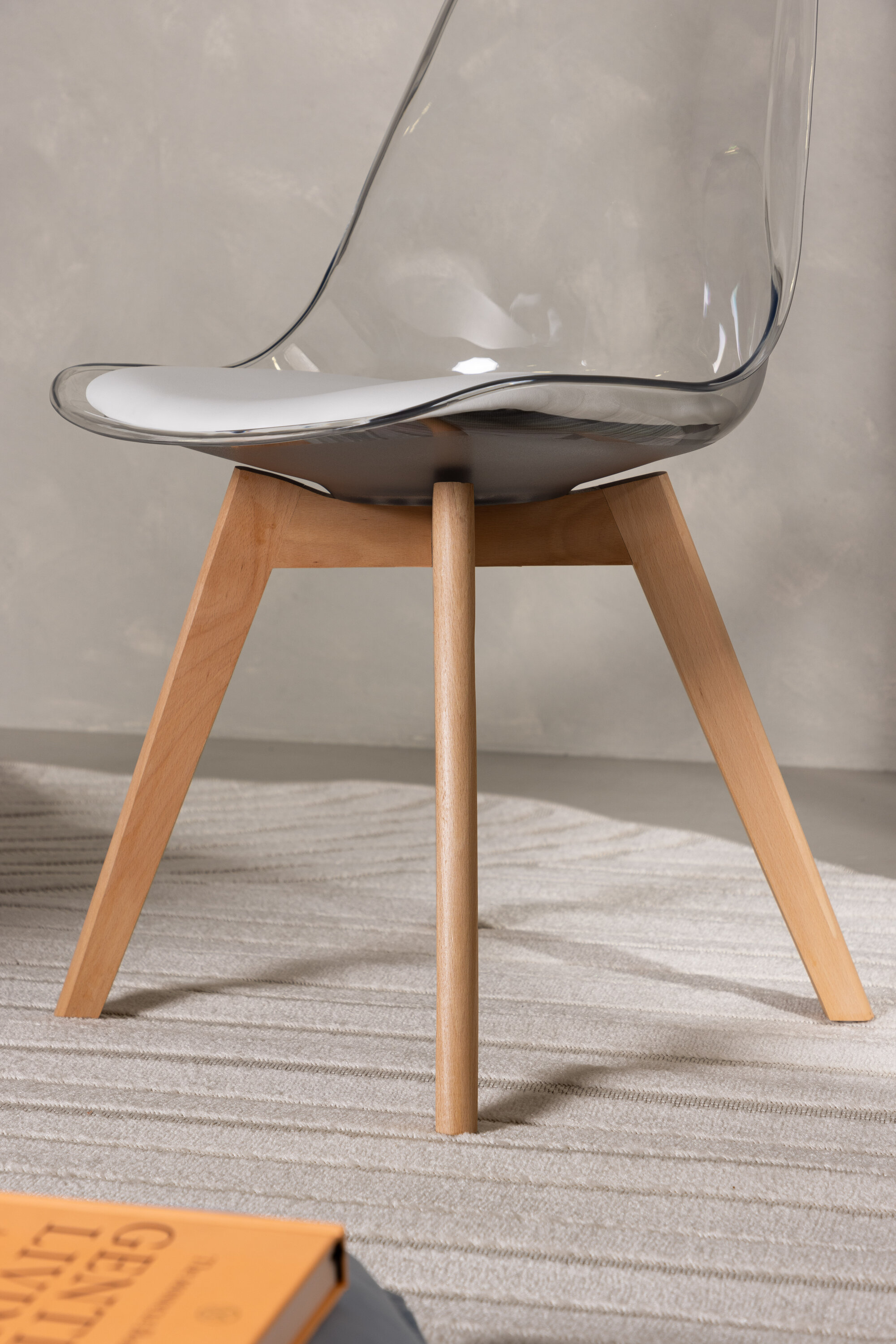 deLOHN Edvin Étkezőszék