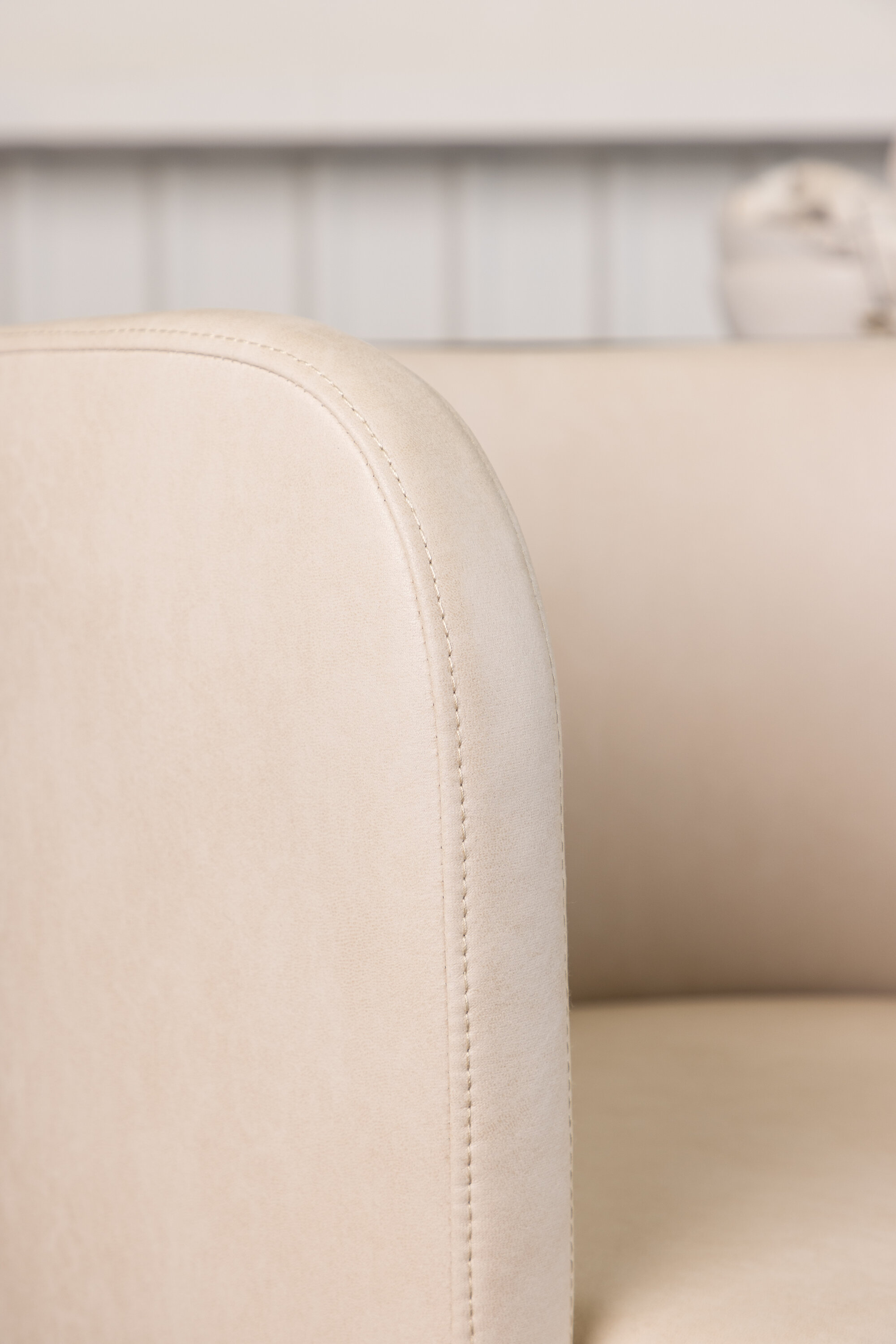 deLOHN Simrishamn Étkezőszék