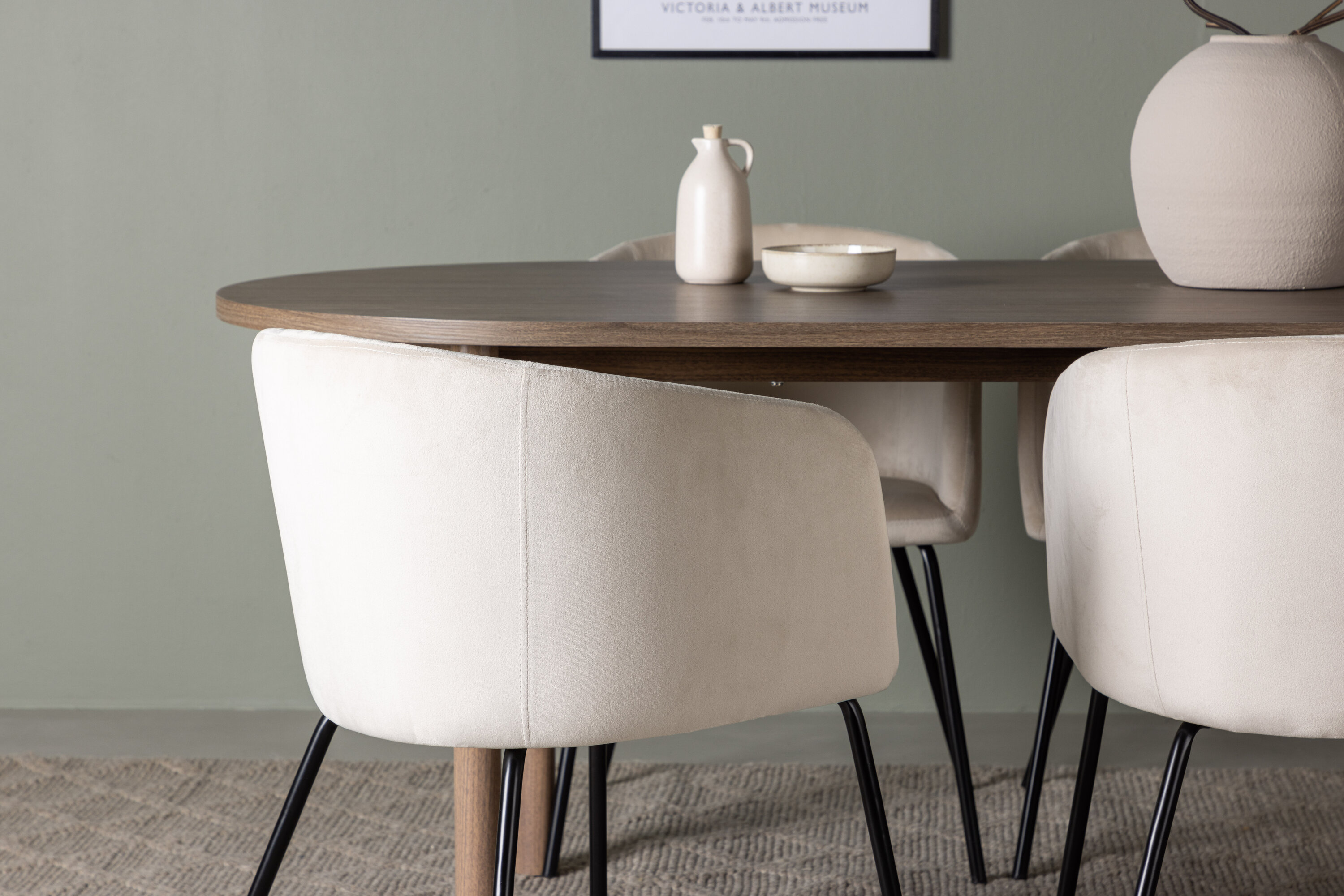 deLOHN Berit Ovális étkezőgarnitúra