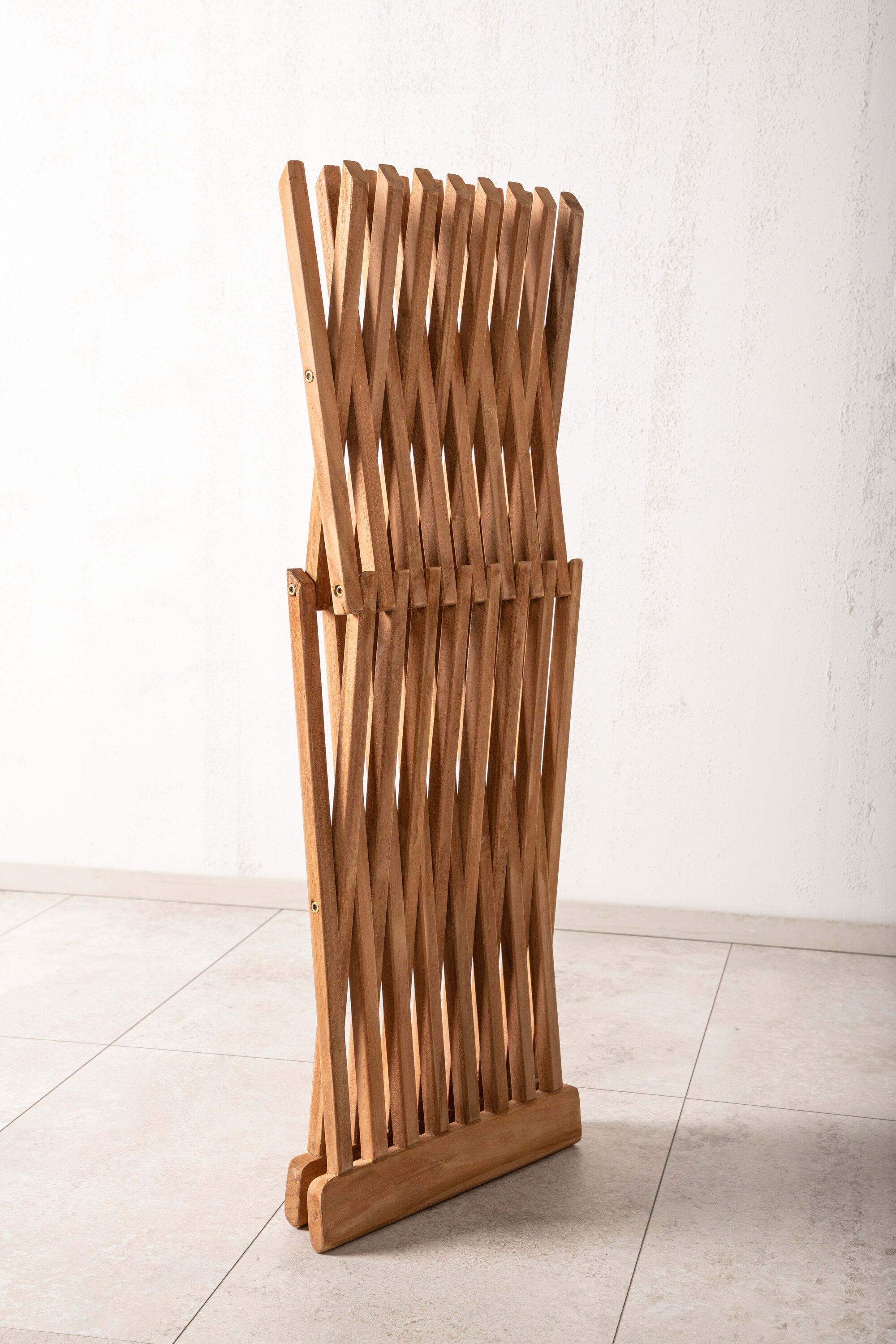 deLOHN Ghana Kisasztal