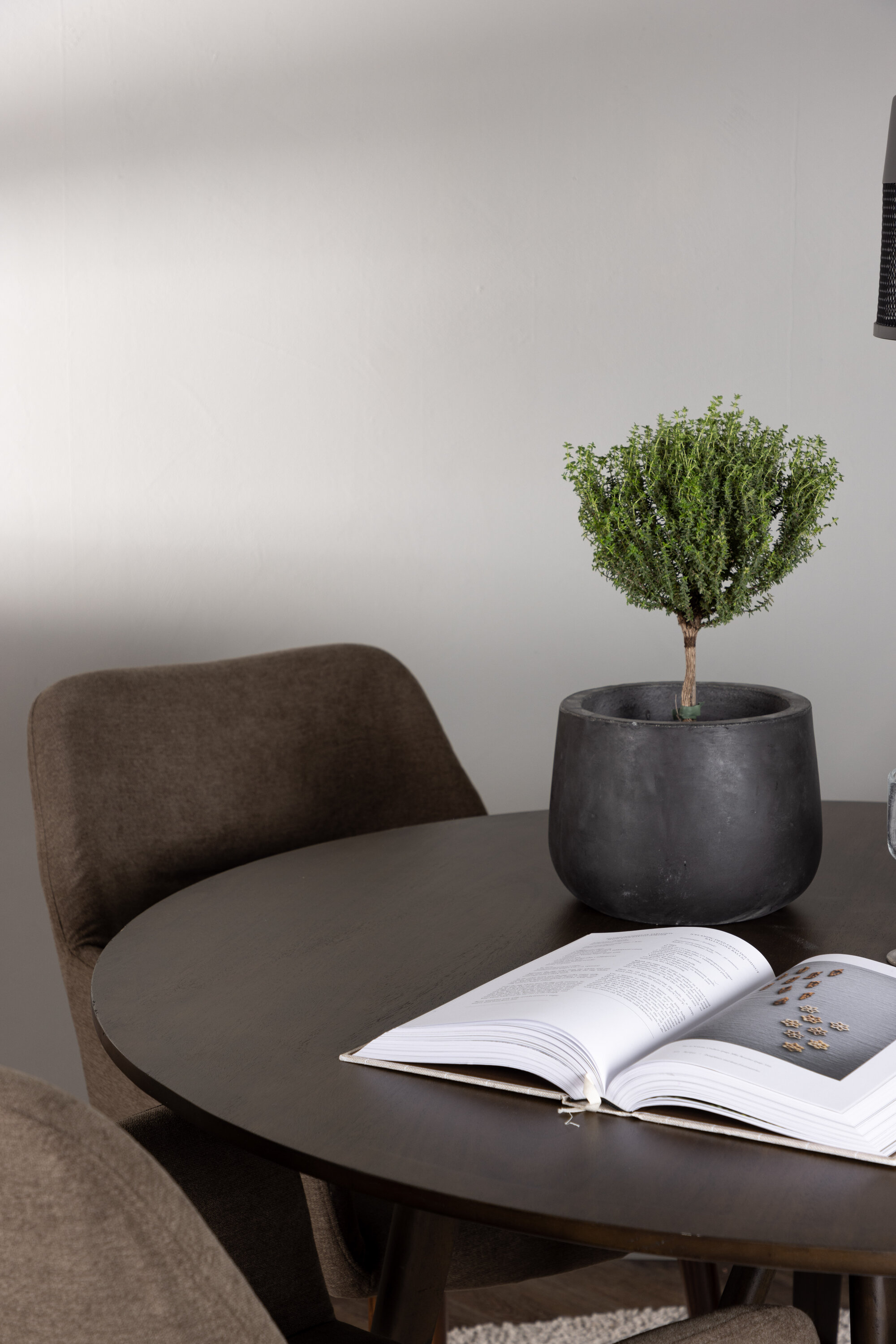 deLOHN Tomorrow Kör alakú étkezőgarnitúra