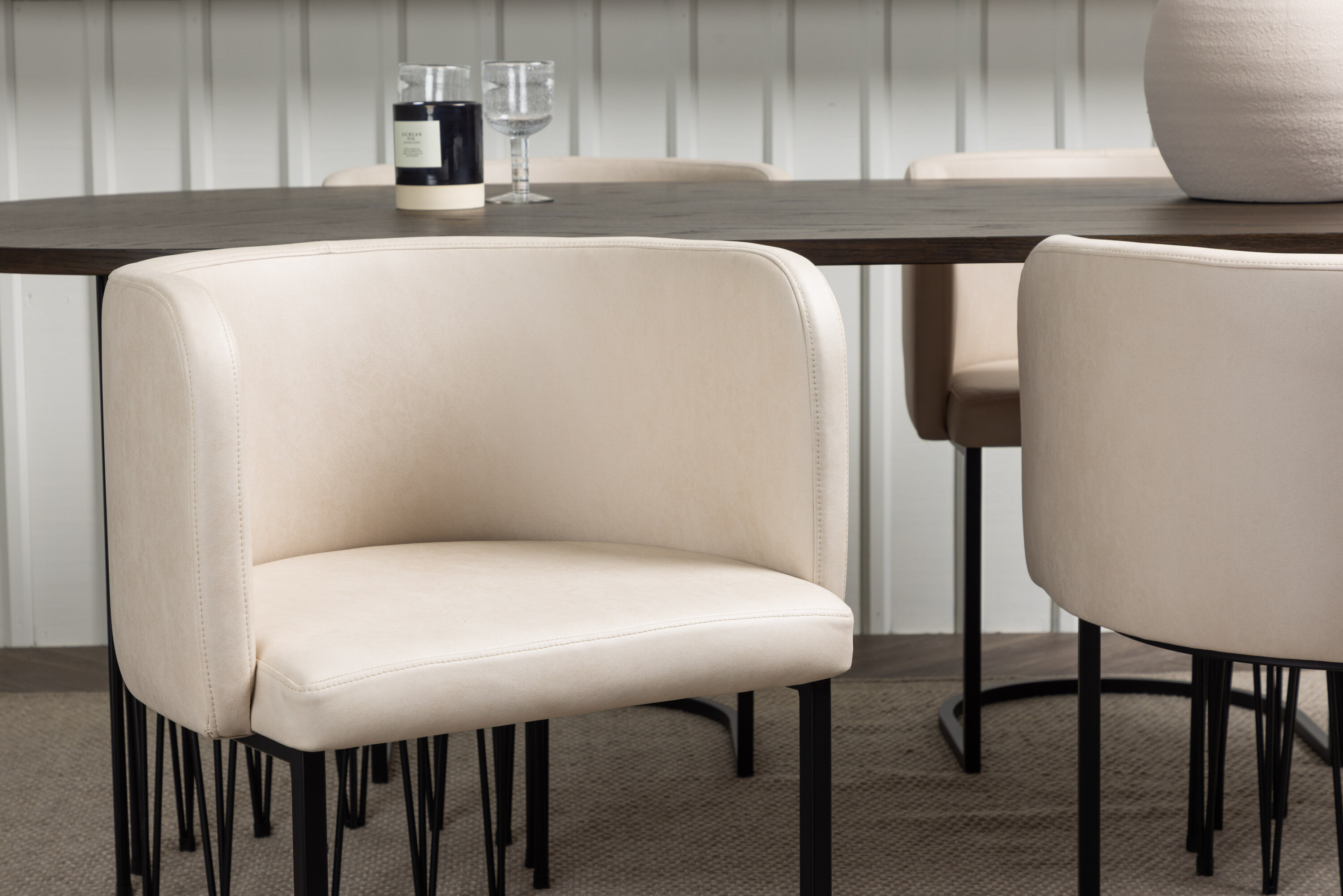 deLOHN Stone oval, Simrishamn Ovális étkezőgarnitúra