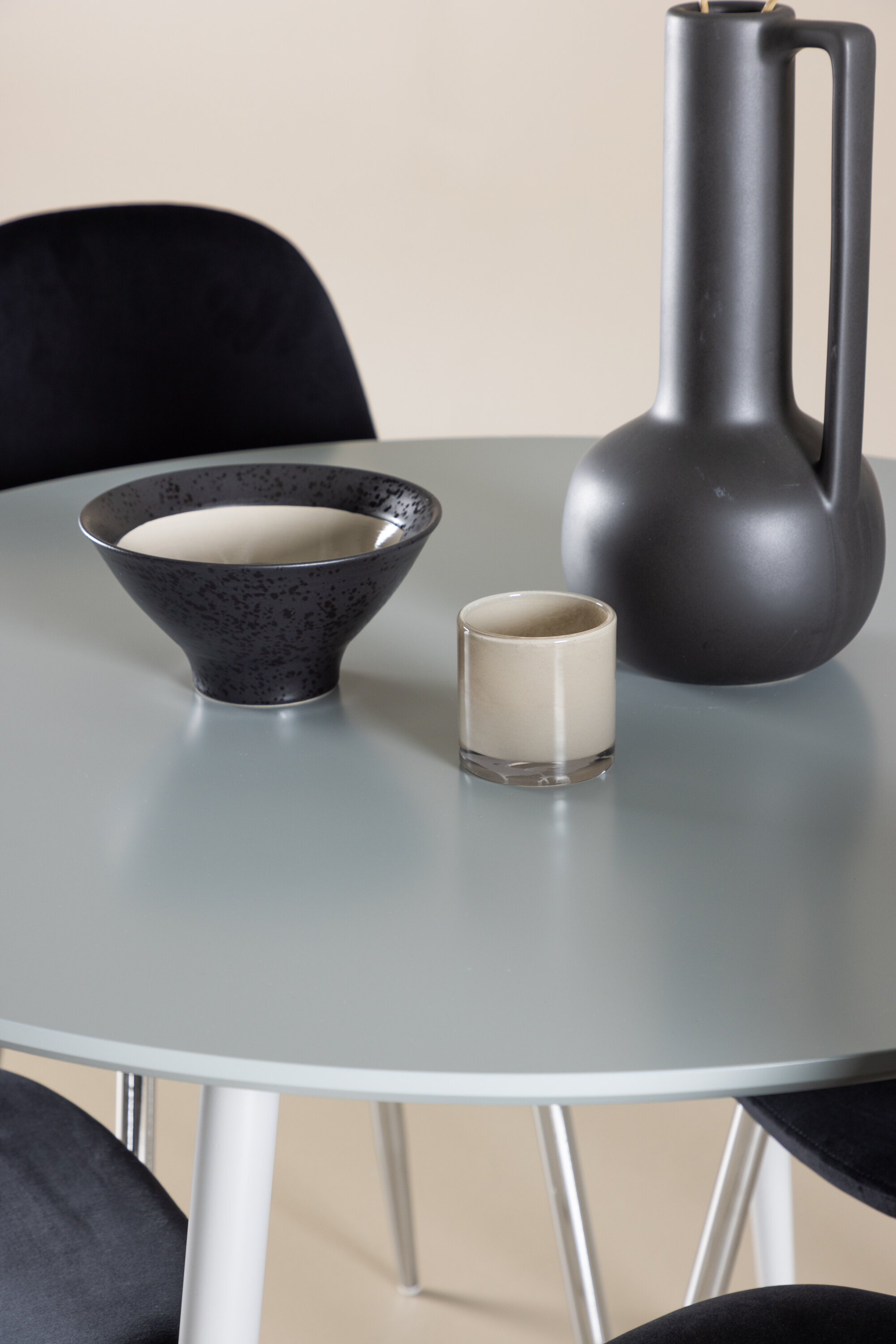 deLOHN Plaza, Polar Kör alakú étkezőgarnitúra deLOHN Plaza, Polar Kör alakú étkezőgarnitúra