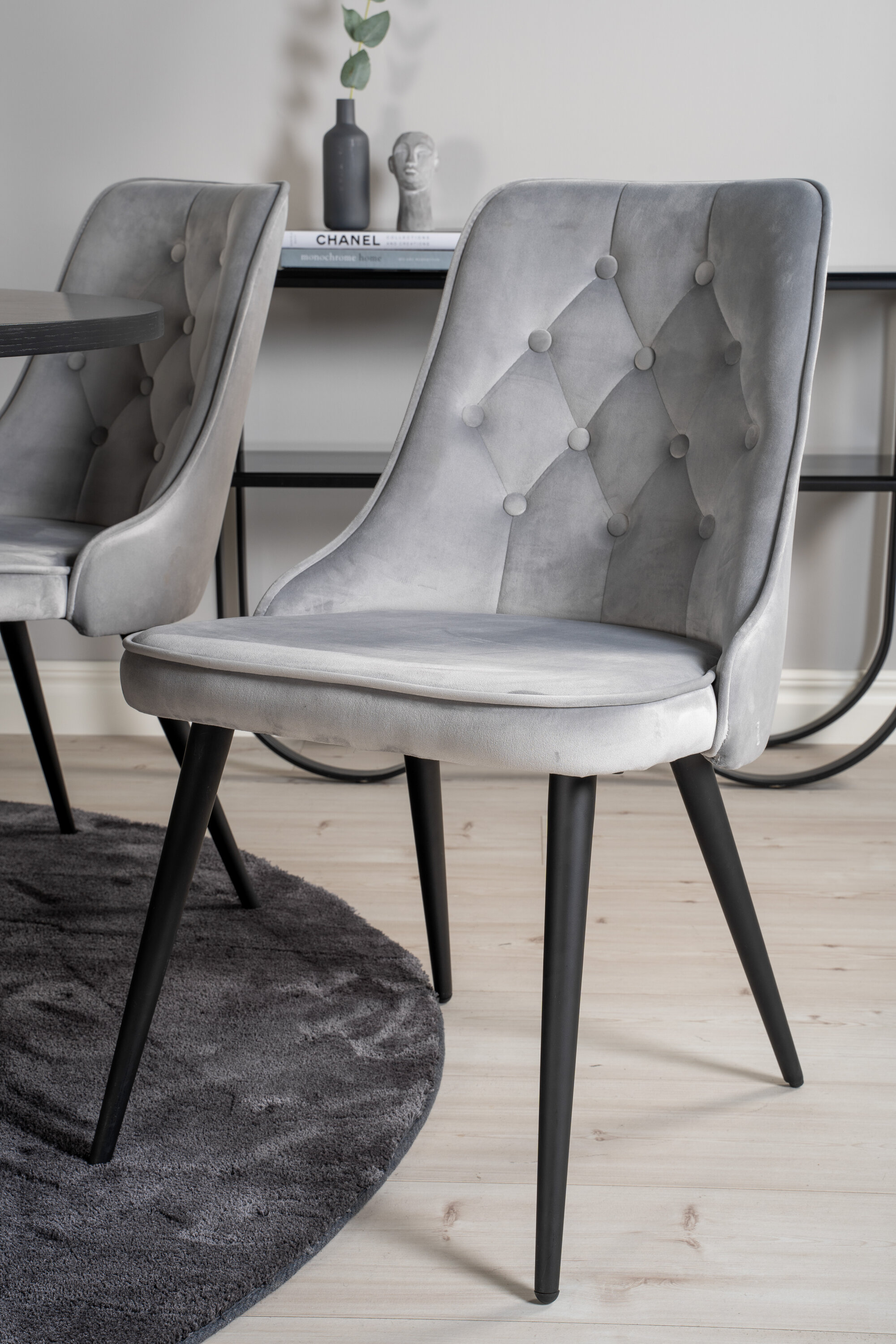 deLOHN Copenhagen, Velvet Deluxe Kör alakú étkezőgarnitúra deLOHN Copenhagen, Velvet Deluxe Kör alakú étkezőgarnitúra