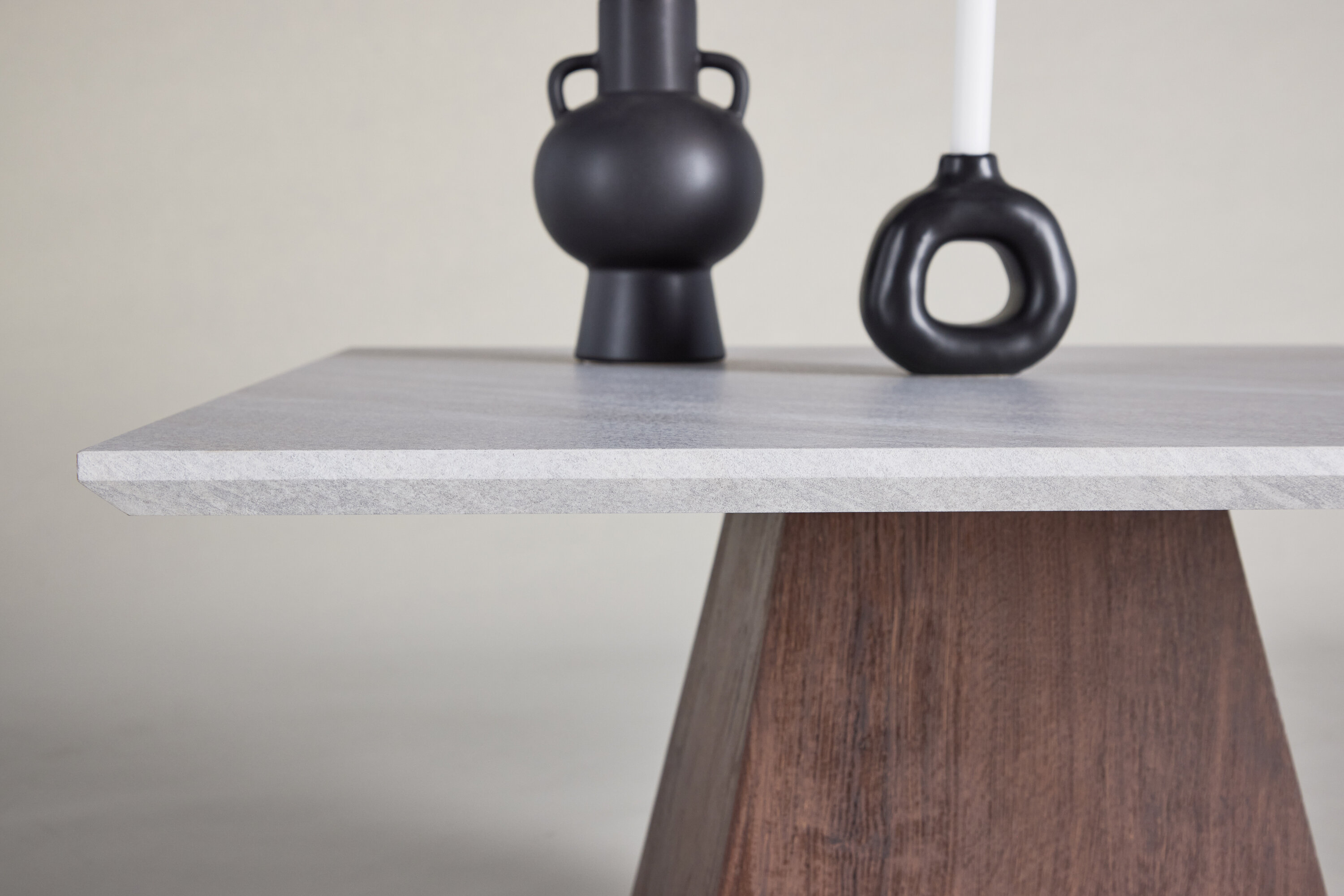 deLOHN Cael Dohányzóasztal